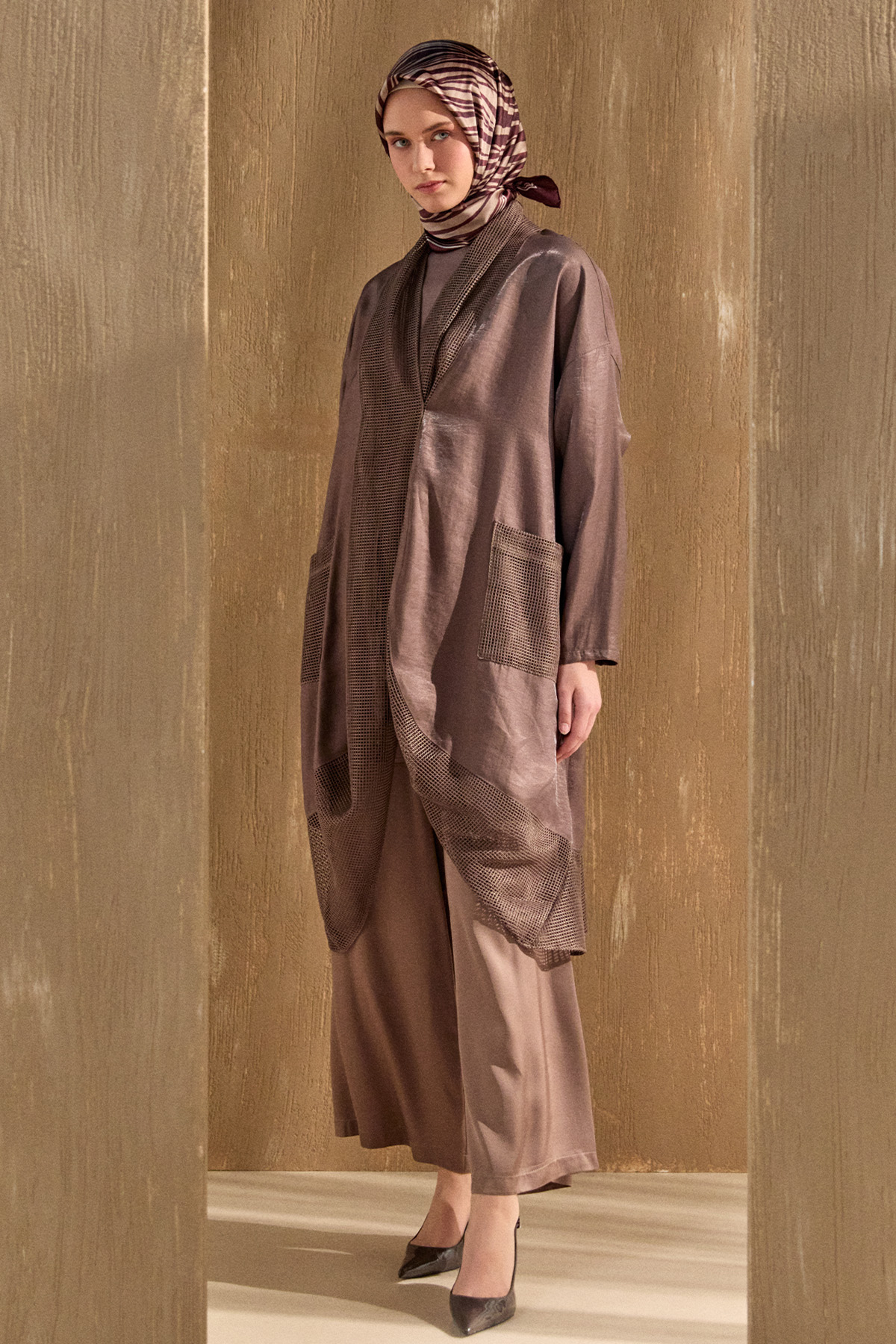 Jakarlı File Detaylı Kap, Tesettür Giyim