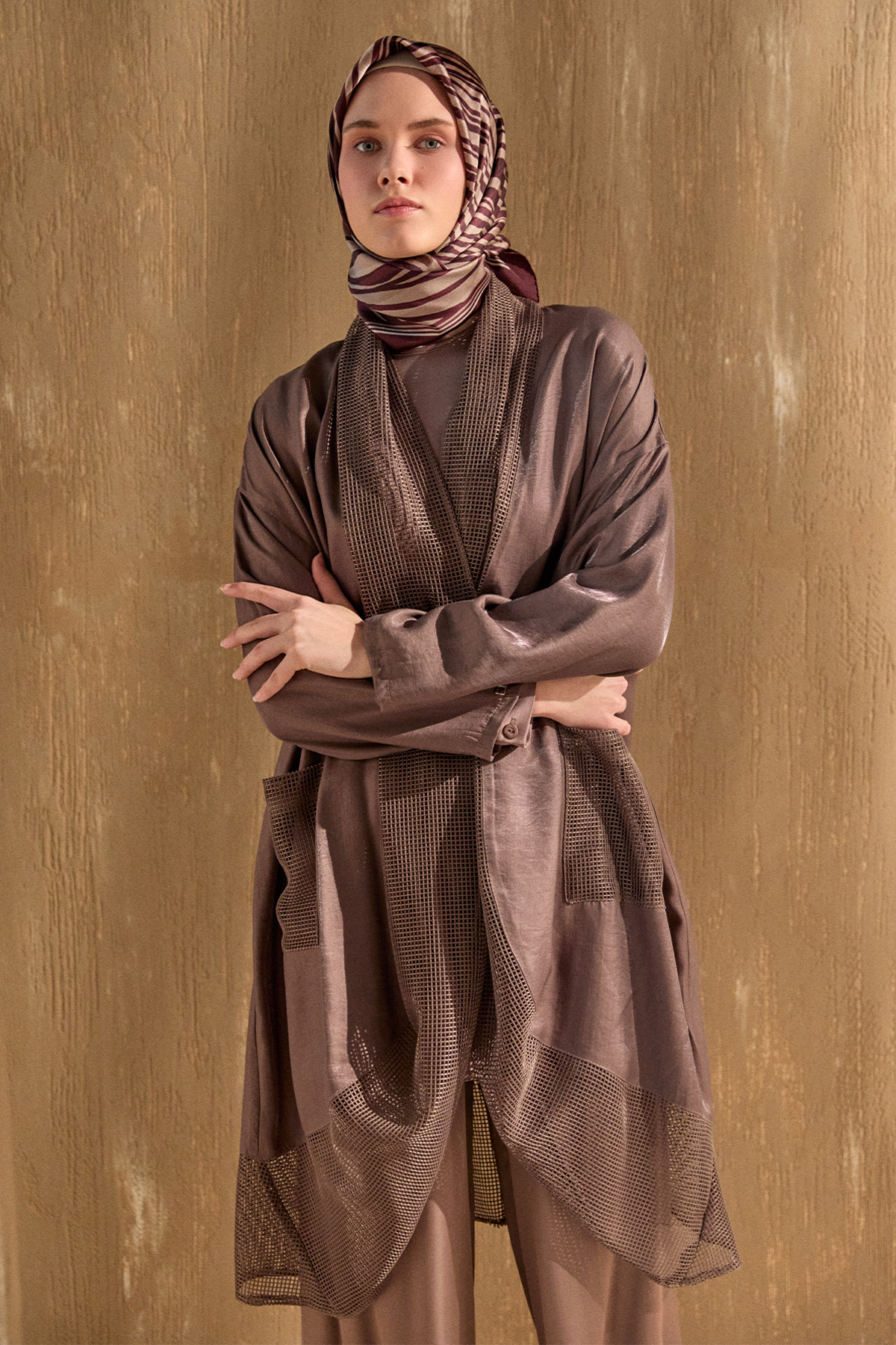 Jakarlı File Detaylı Kap, Tesettür Giyim