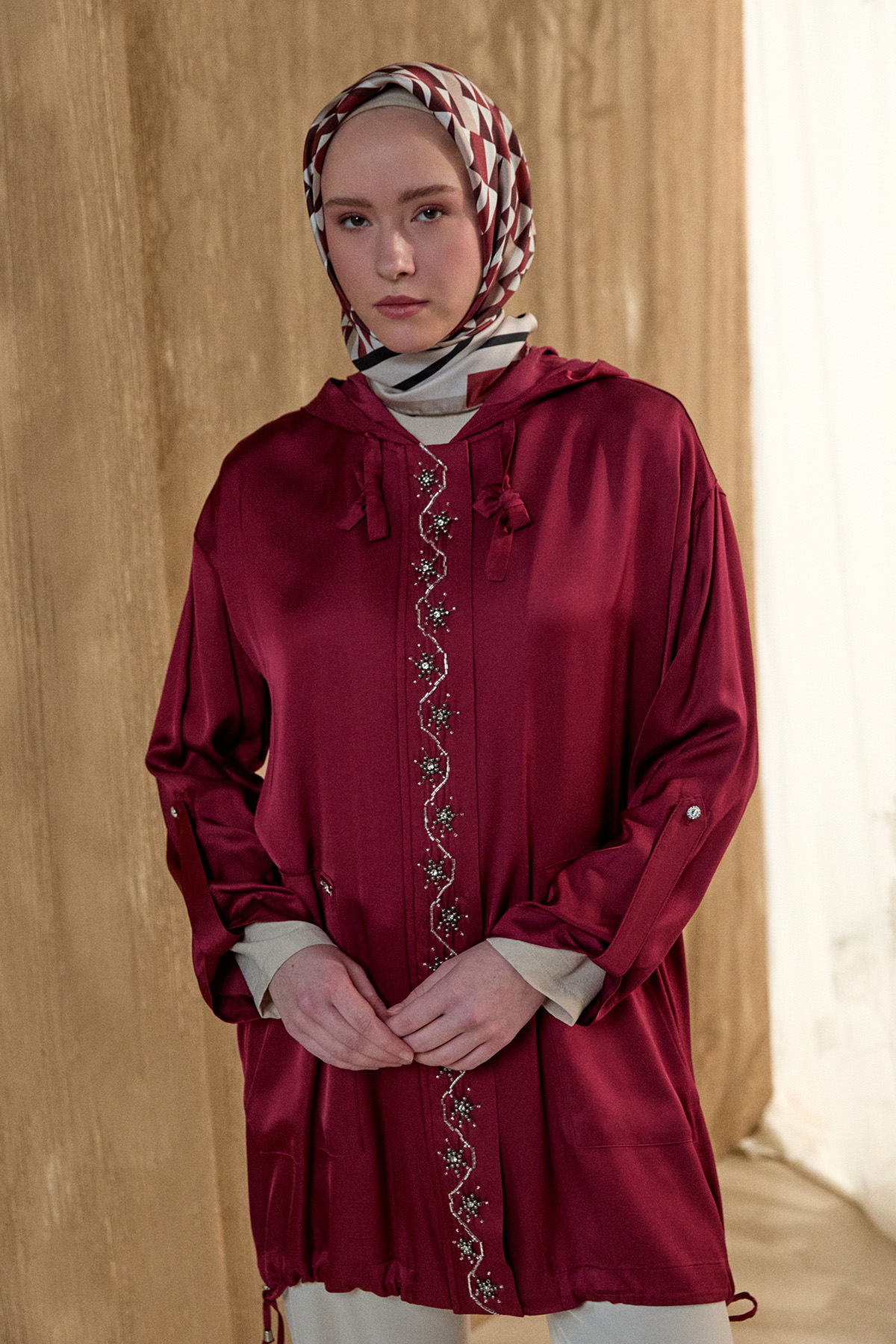 İşlemeli Floş Saten Tunik, Tesettür Giyim