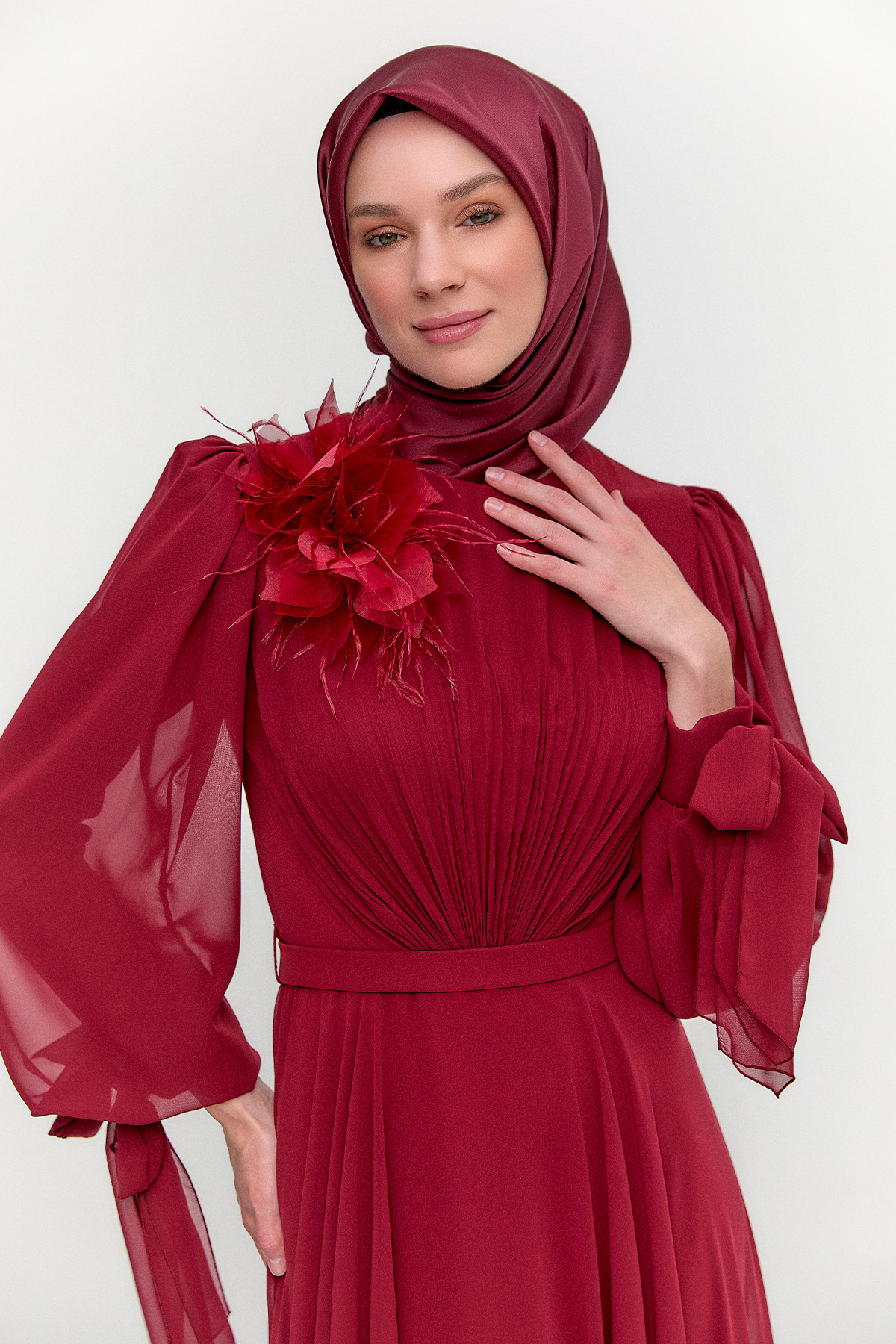 Çiçek Broşlu Şifon Abiye, Tesettür Giyim