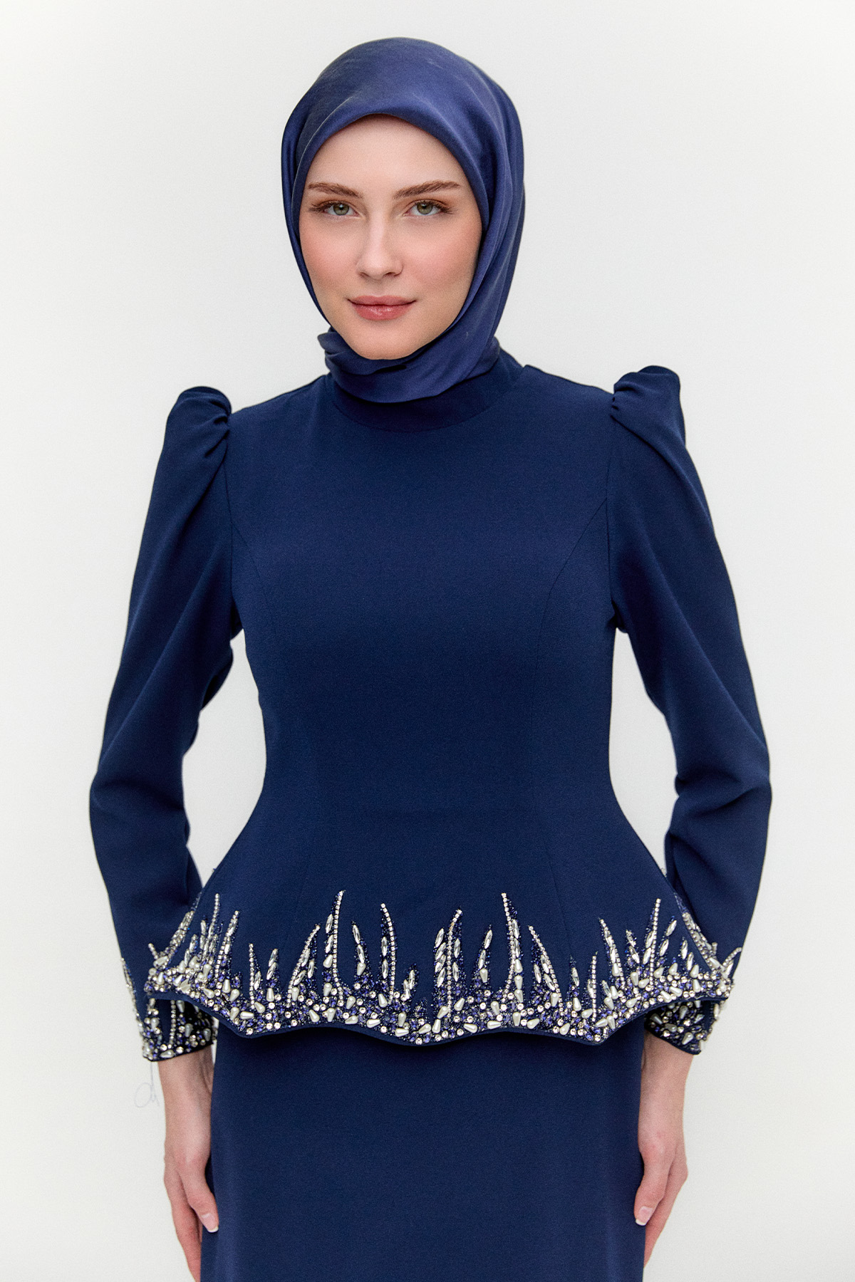 Taş Detaylı Kuyruklu Abiye, Tesettür Giyim