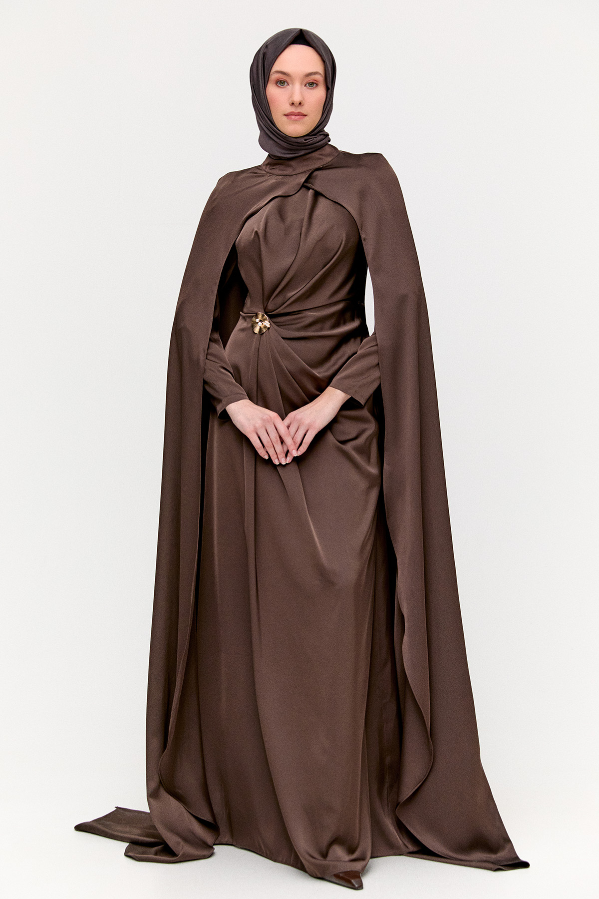 Drape Detaylı Pelerinli Abiye, Tesettür Giyim