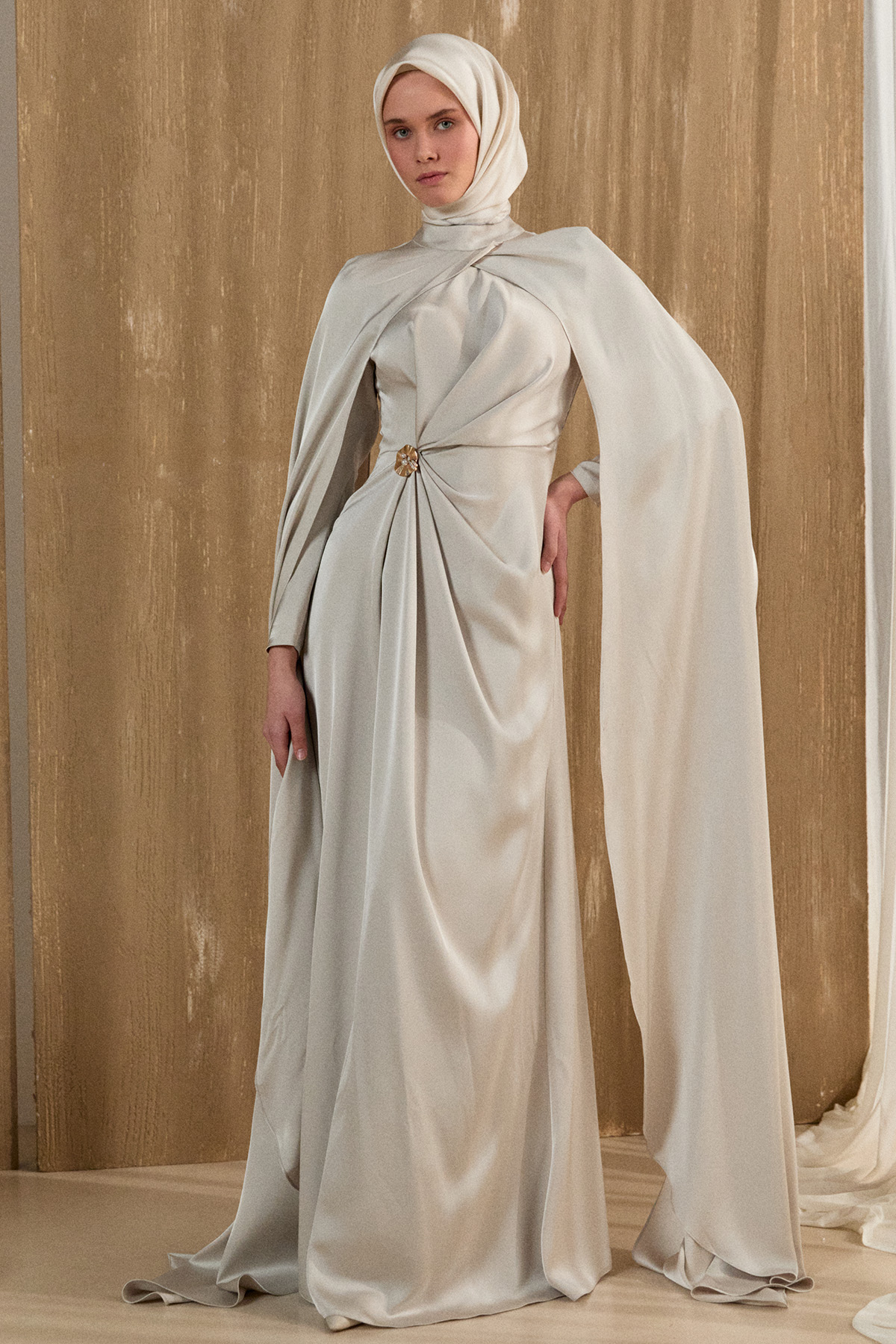 Drape Detaylı Pelerinli Abiye, Tesettür Giyim