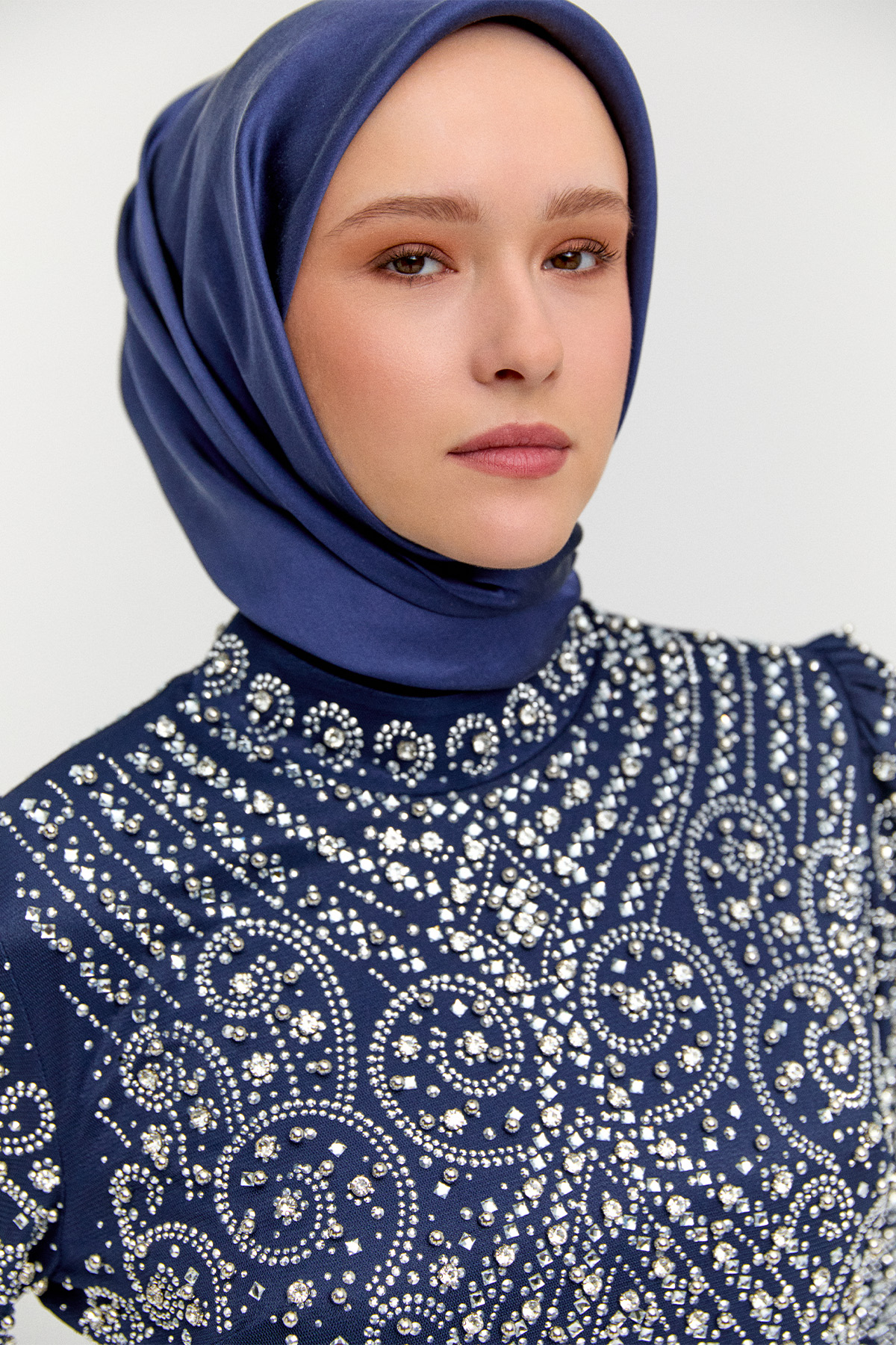 Hakim Yaka Sıra Taşlı Abiye, Tesettür Giyim