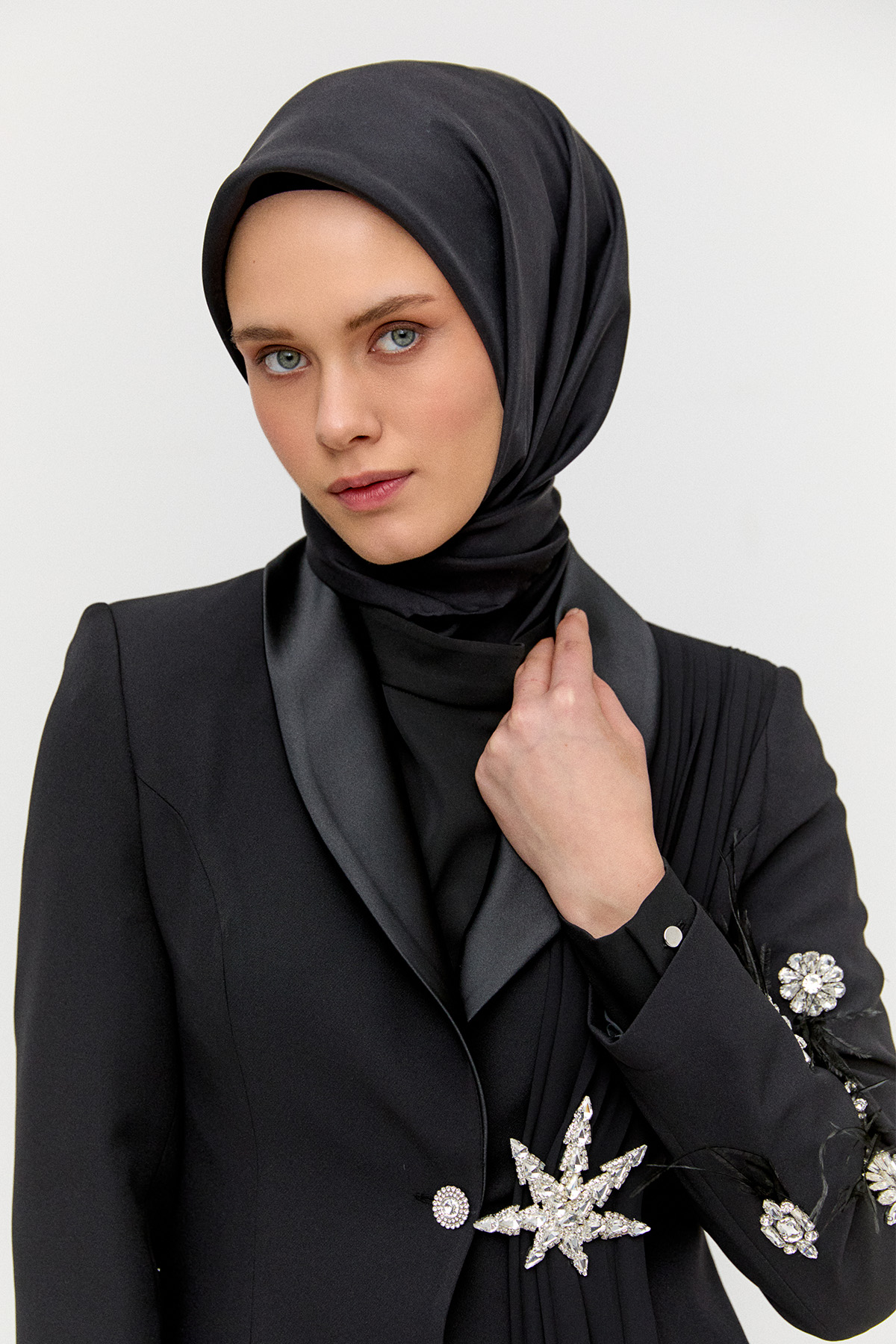 Piliseli Broşlu İkili Abiye Takım, Tesettür Giyim