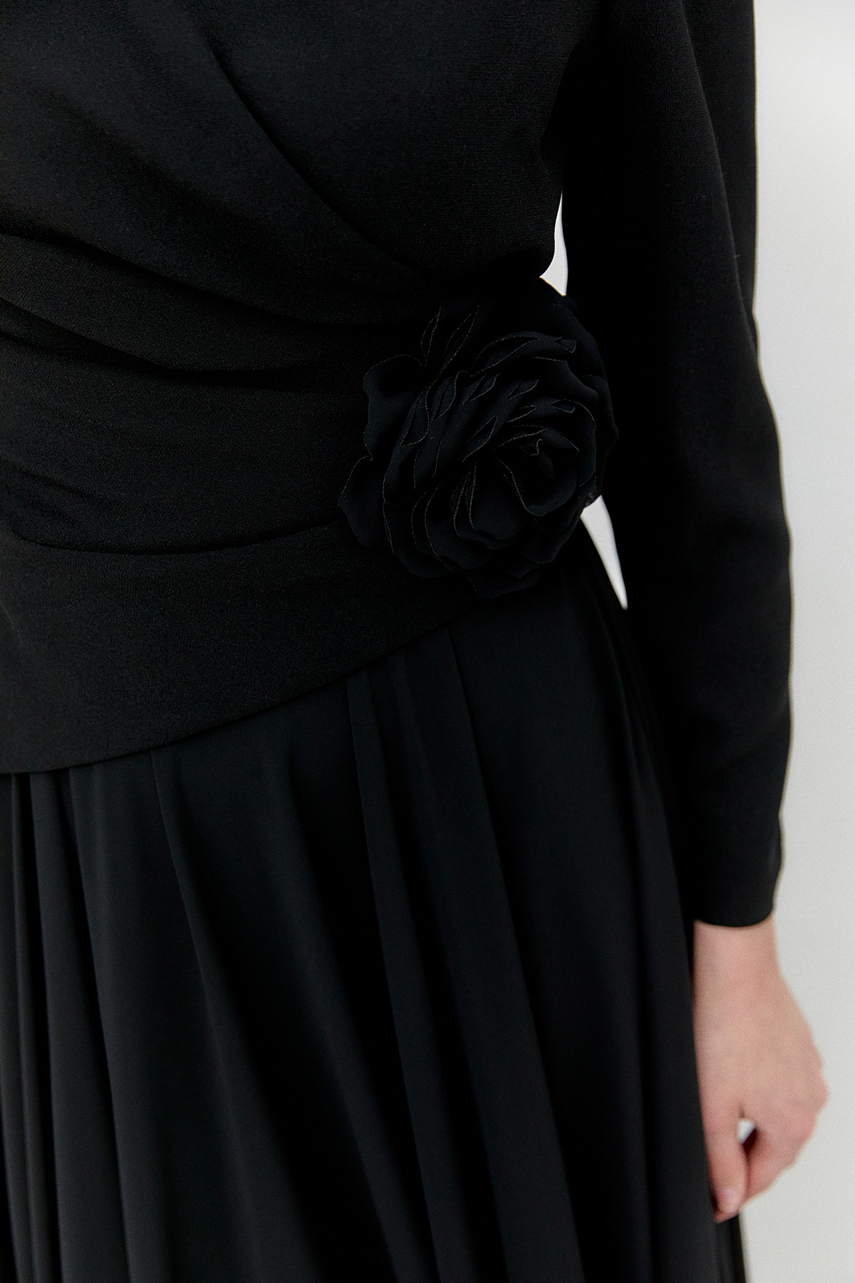 Çiçek Aplikeli Krep Abiye Elbise, Tesettür Giyim