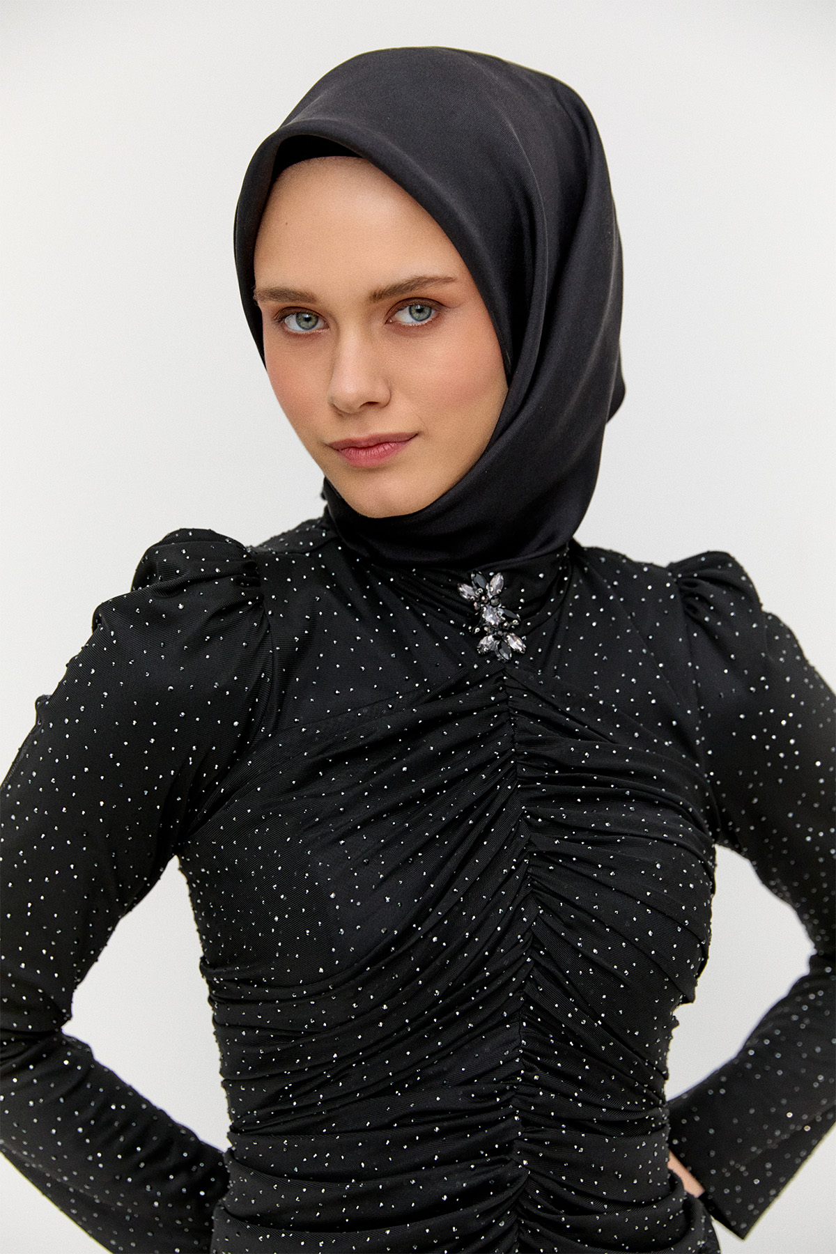 Yüksek Yakalı Taşlı Abiye Elbise, Tesettür Giyim