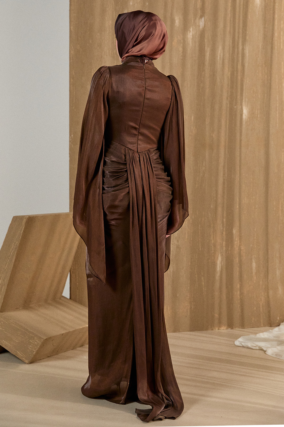 Büzgülü Jakarlı Abiye Elbise, Tesettür Giyim