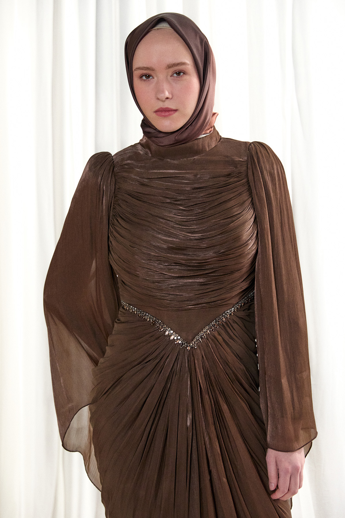 Büzgülü Jakarlı Abiye Elbise, Tesettür Giyim