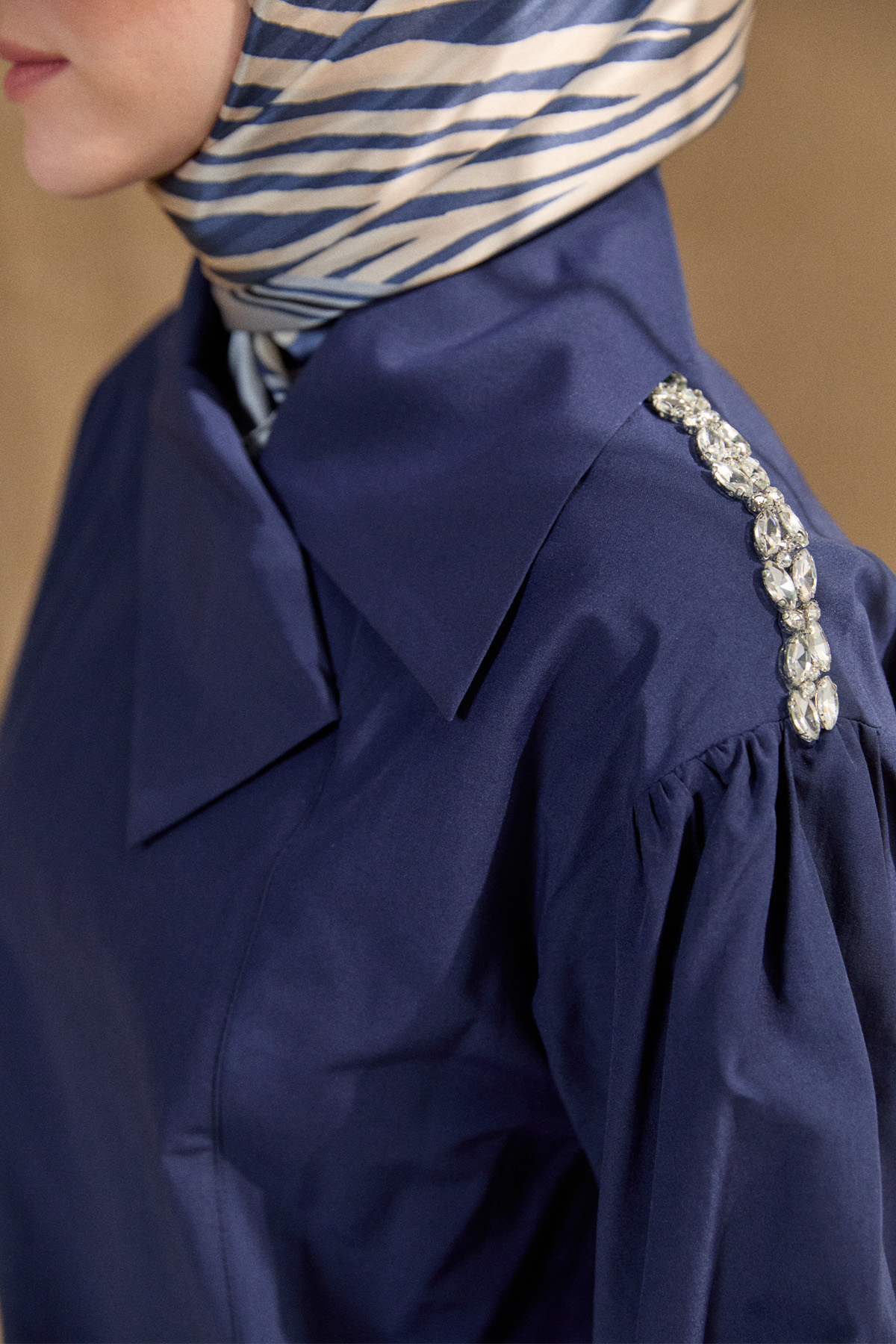 Mendil Yaka Pamuklu Gömlek, Tesettür Giyim