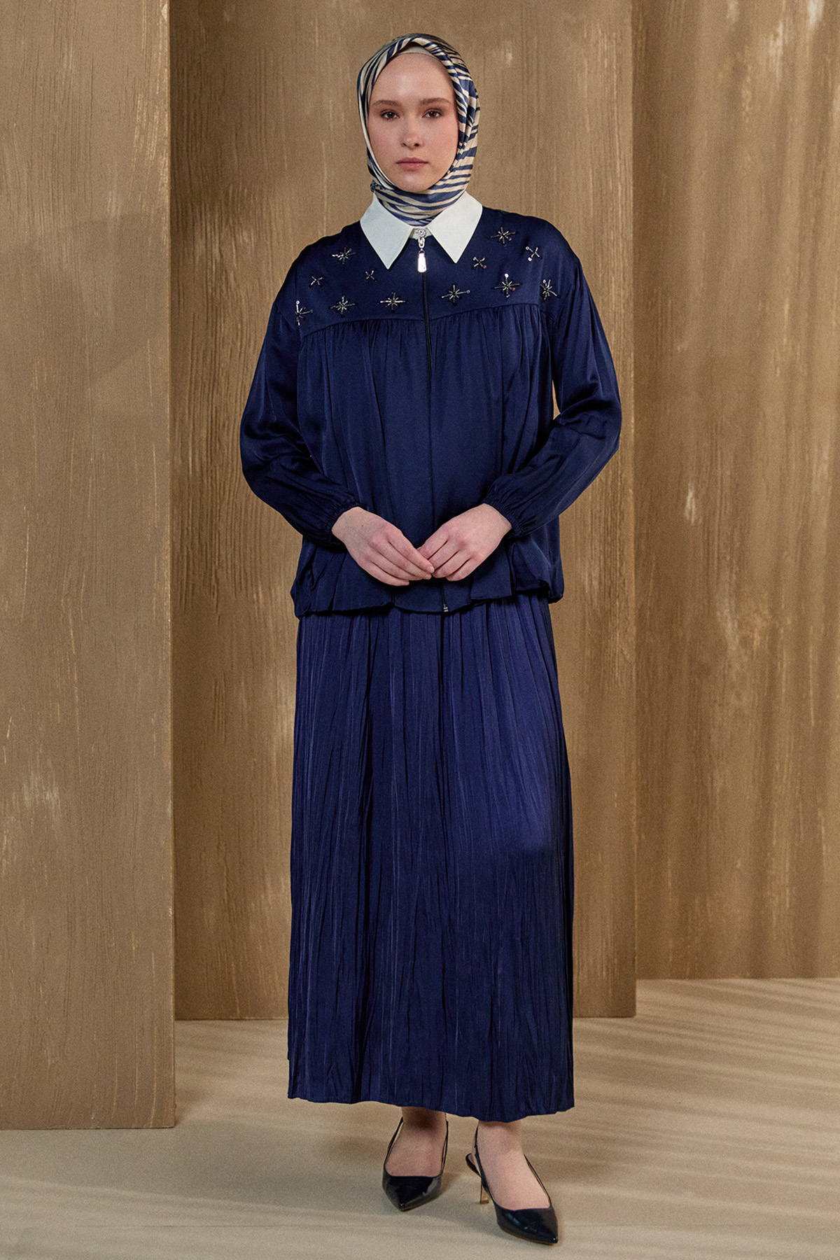 Boncuk Detaylı Saten Ceket, Tesettür Giyim