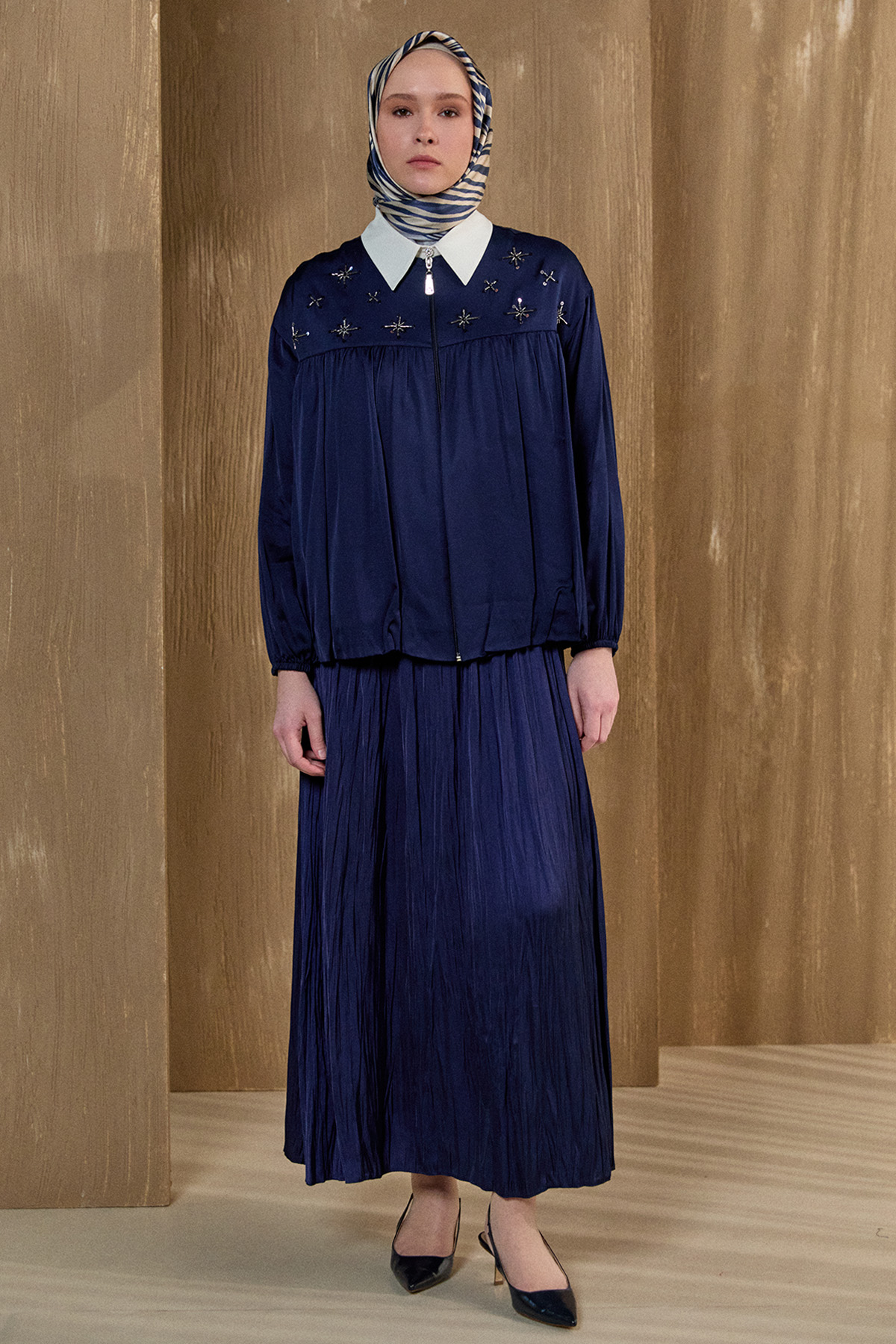 Boncuk Detaylı Saten Ceket, Tesettür Giyim