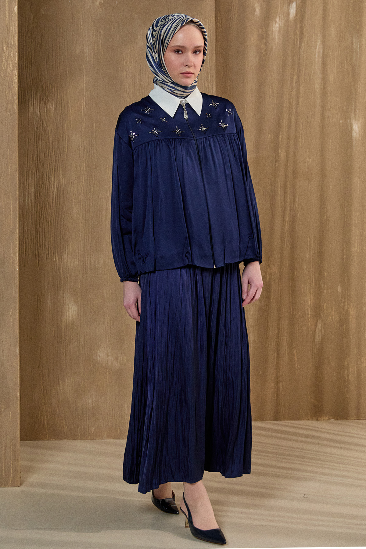 Boncuk Detaylı Saten Ceket, Tesettür Giyim