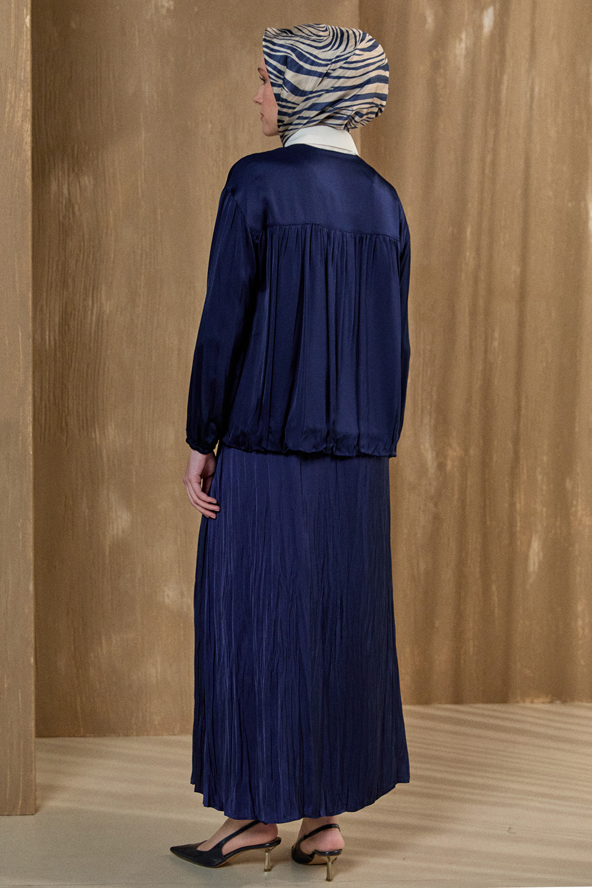 Boncuk Detaylı Saten Ceket, Tesettür Giyim