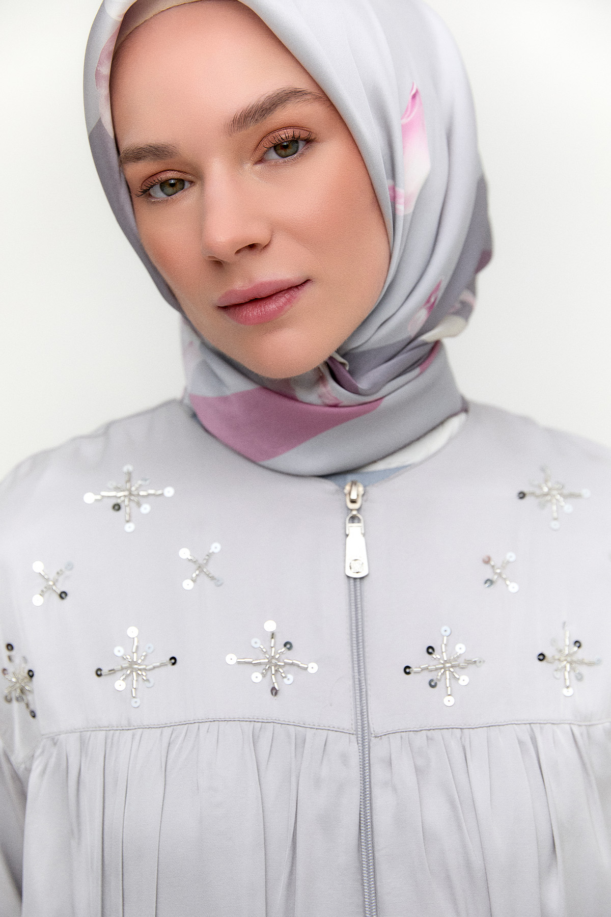 Boncuk Detaylı Saten Ceket, Tesettür Giyim