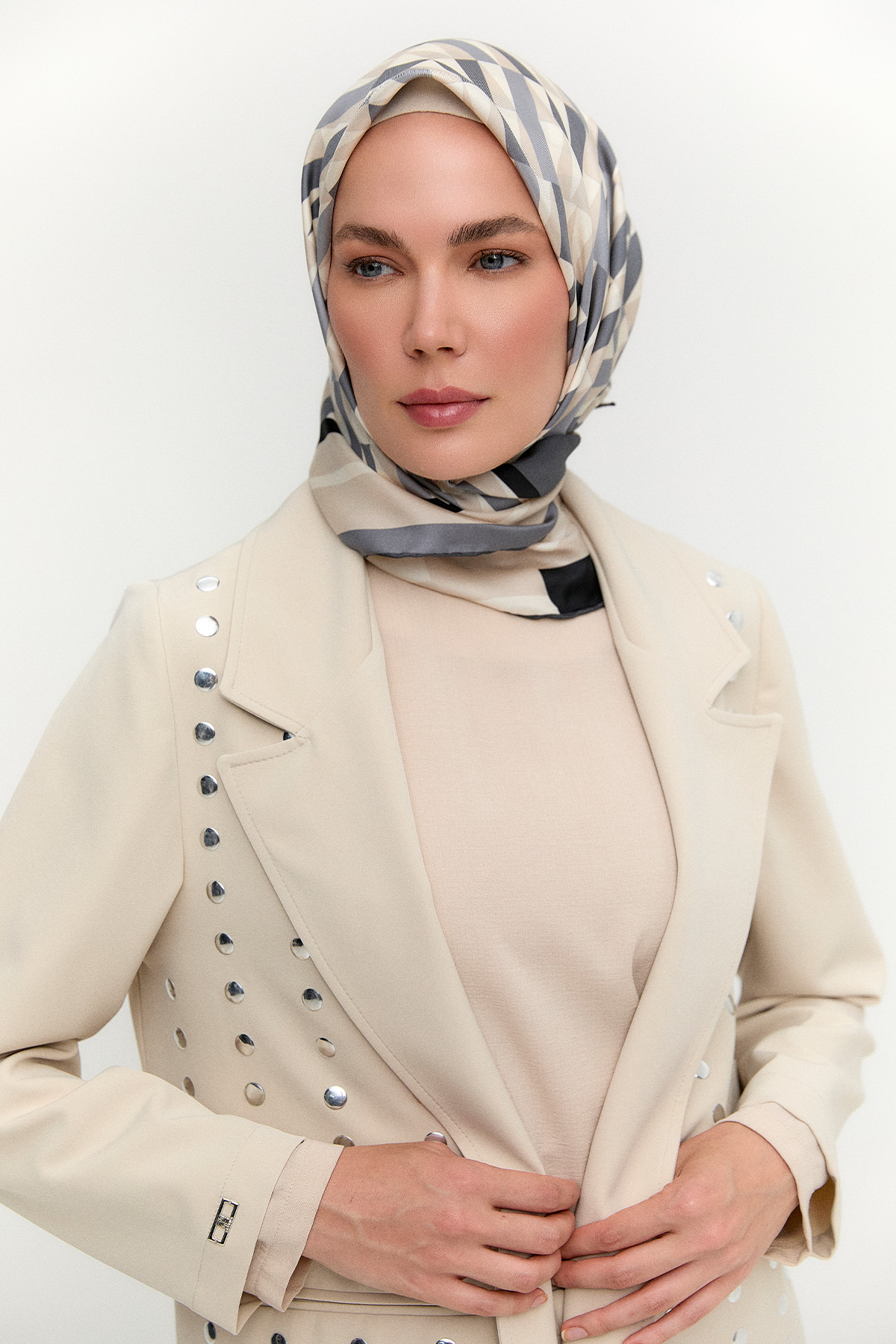 Metal Taşlı Blazer Ceket, Tesettür Giyim