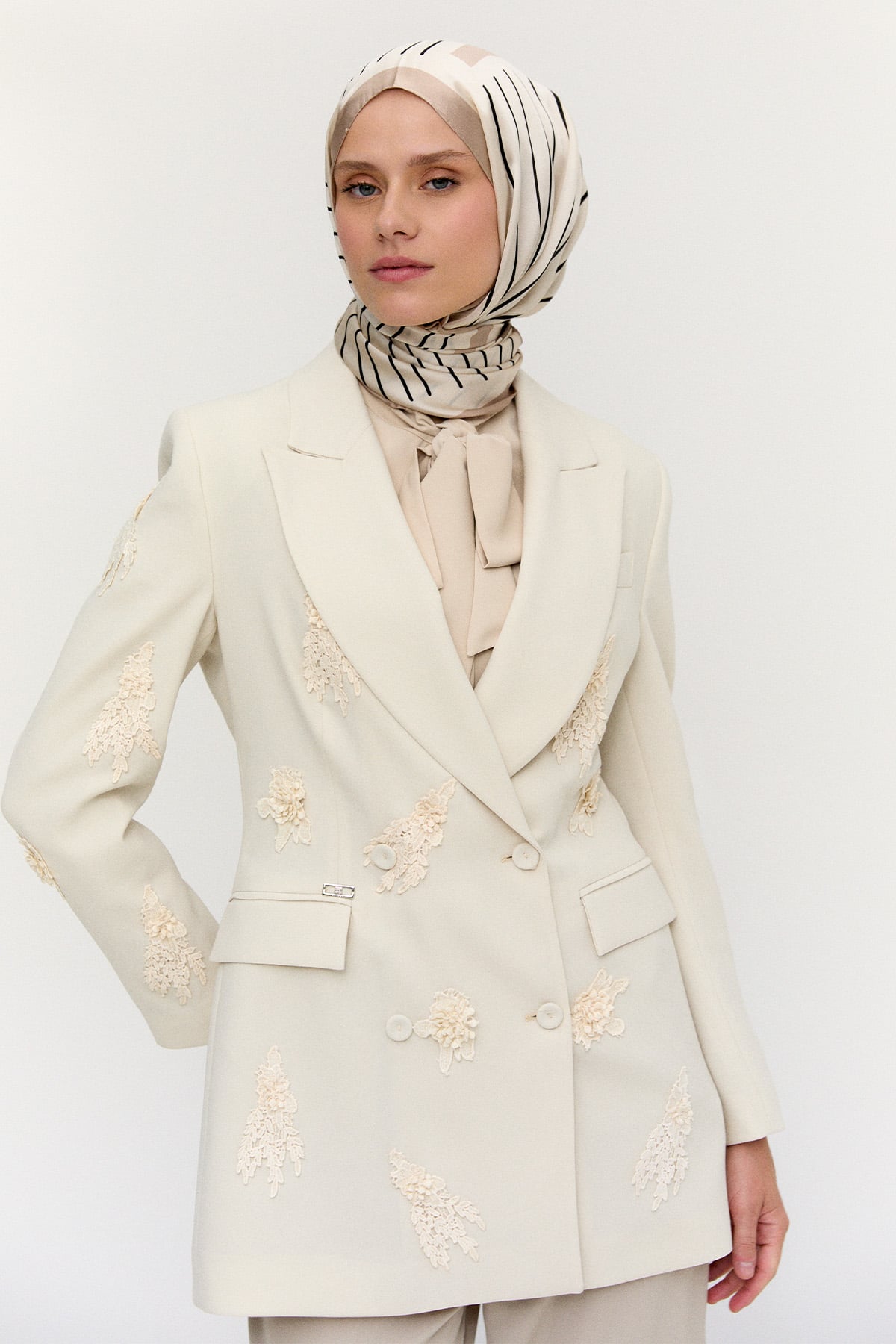 Dantel Aplikeli Blazer Ceket, Tesettür Giyim
