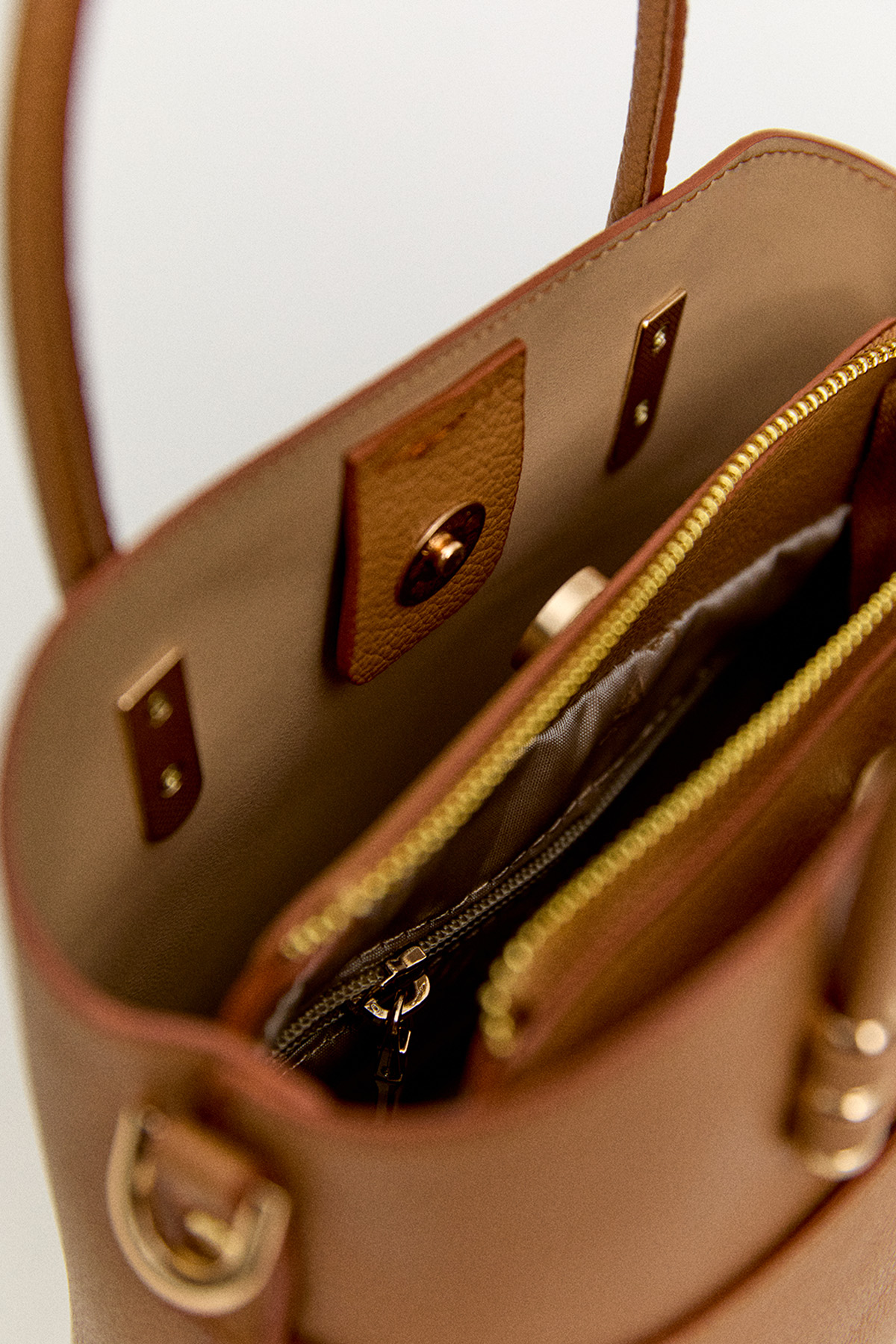 Dokulu Suni Deri Askılı Çanta, Tesettür Giyim