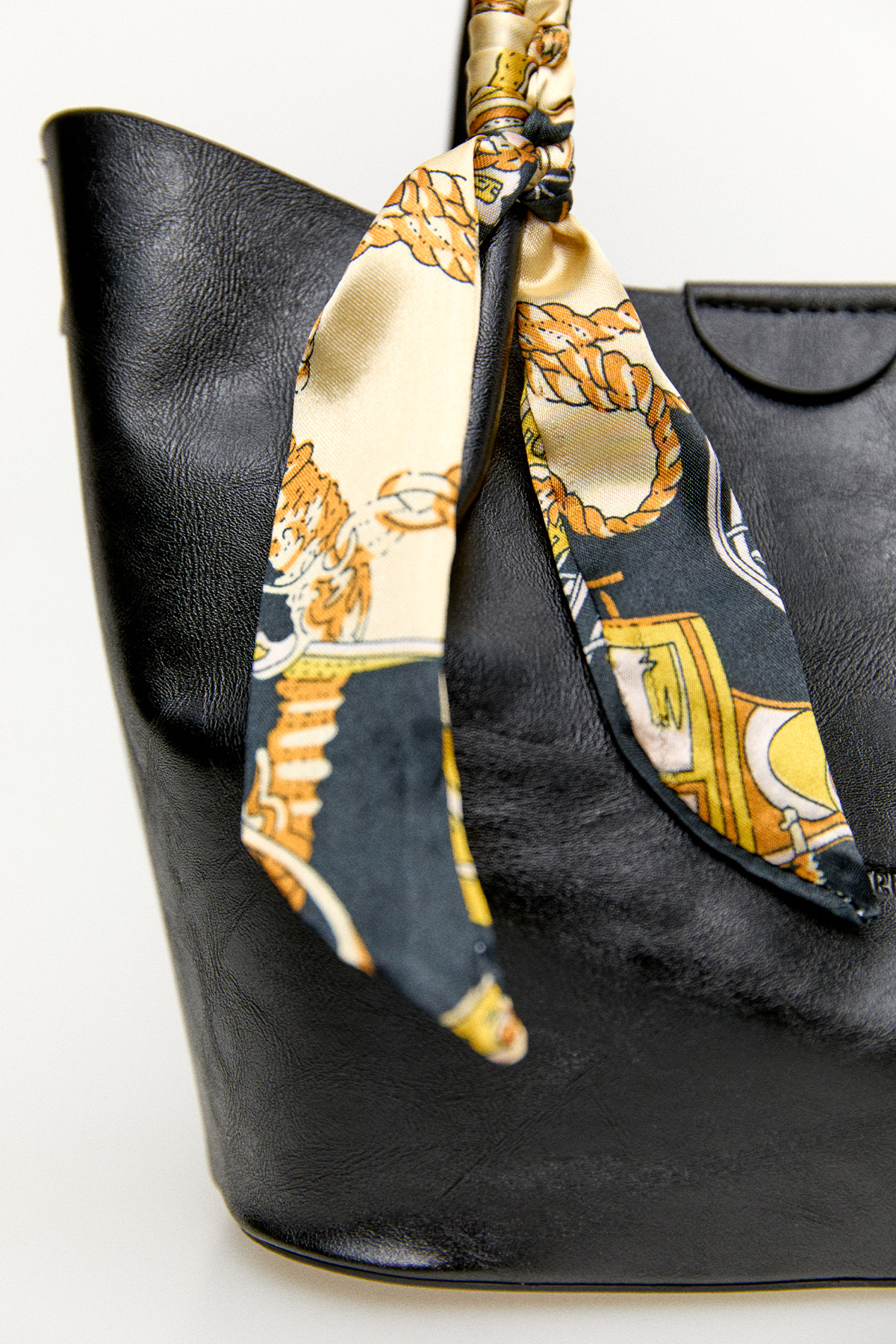 Fularlı Deri Askılı Geniş Çanta, Tesettür Giyim