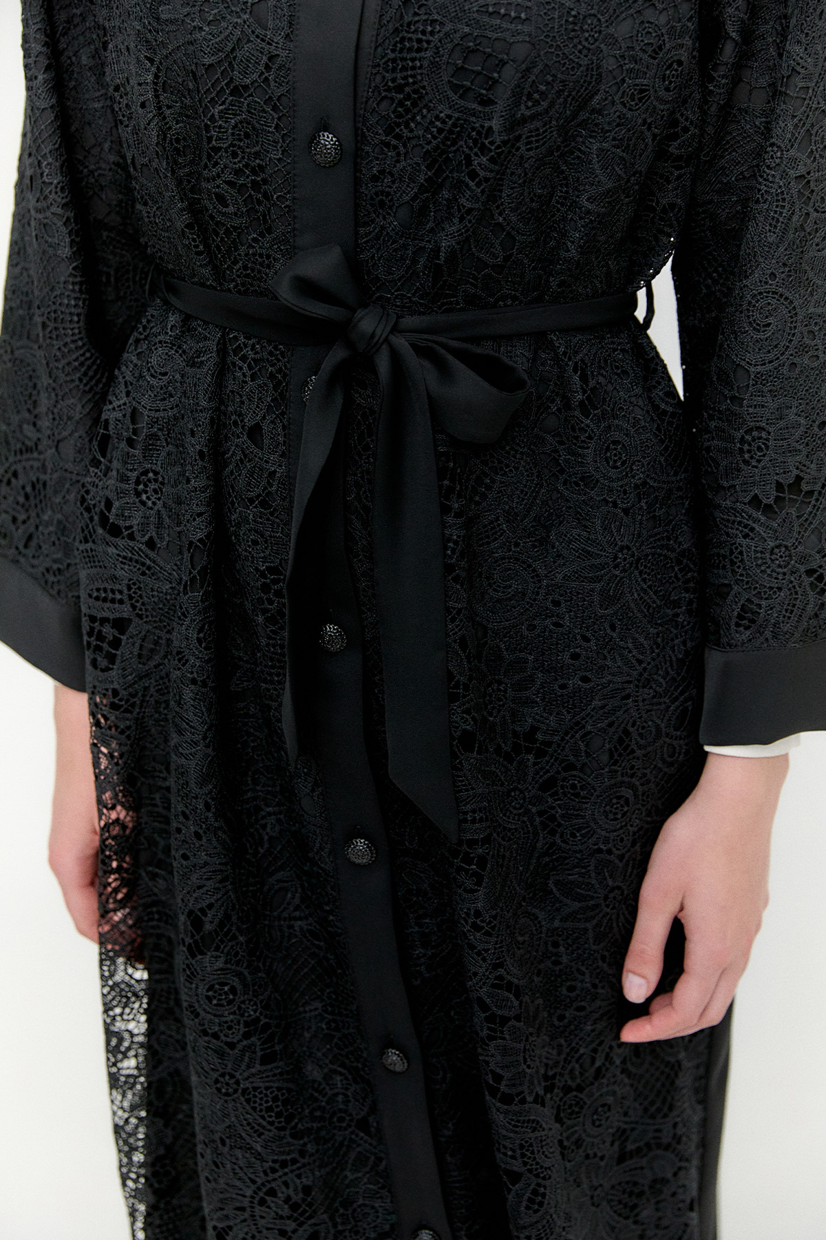 Geniş Yakalı Güpürlü Elbise, Tesettür Giyim