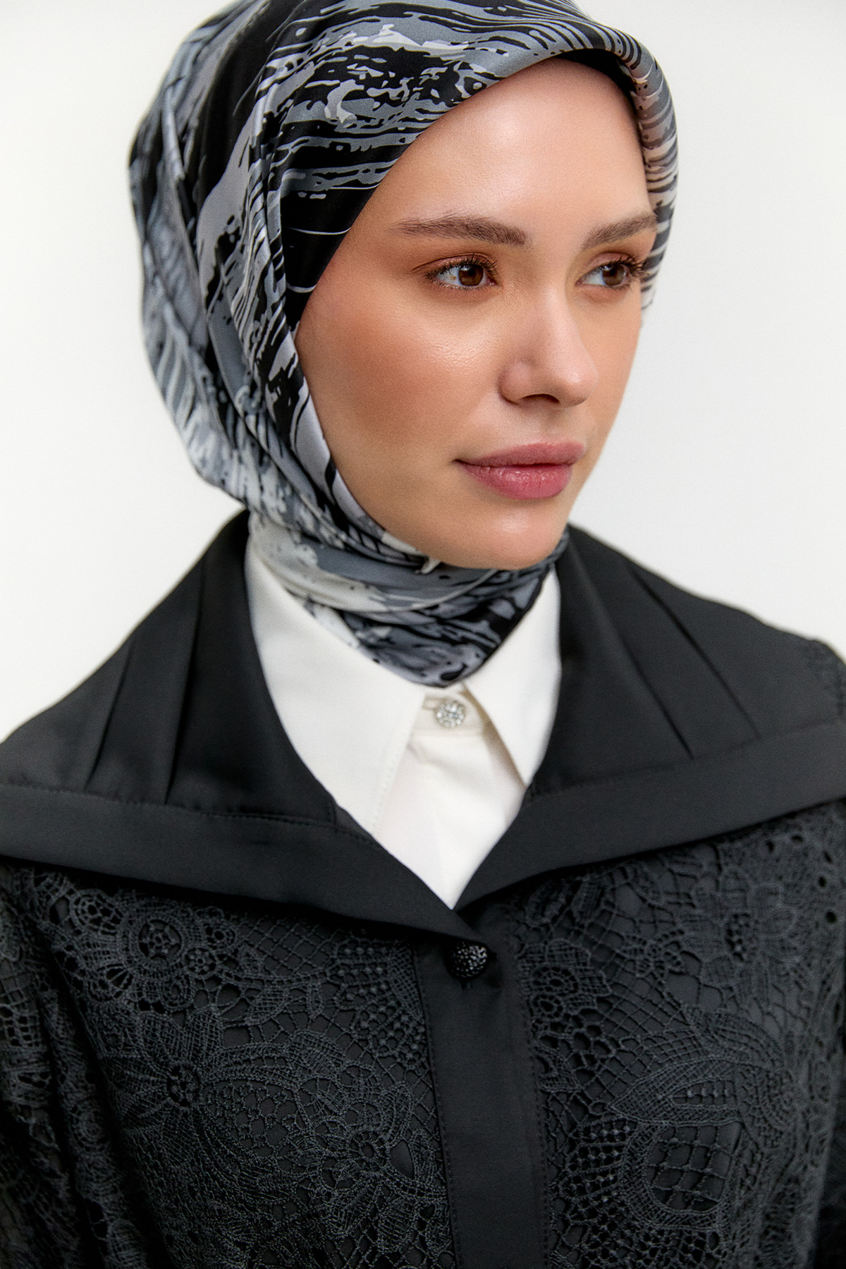 Geniş Yakalı Güpürlü Elbise, Tesettür Giyim