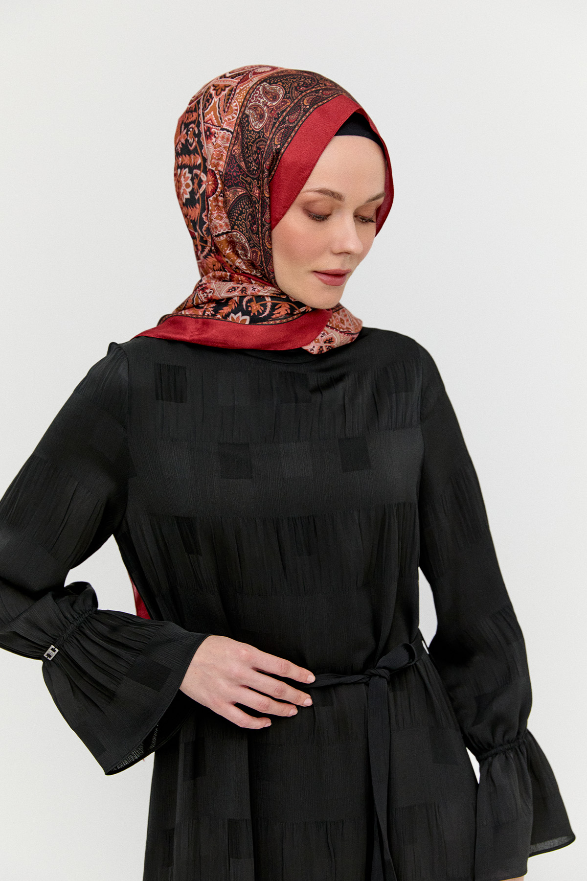 Kare Desenli Kuşaklı Elbise, Tesettür Giyim