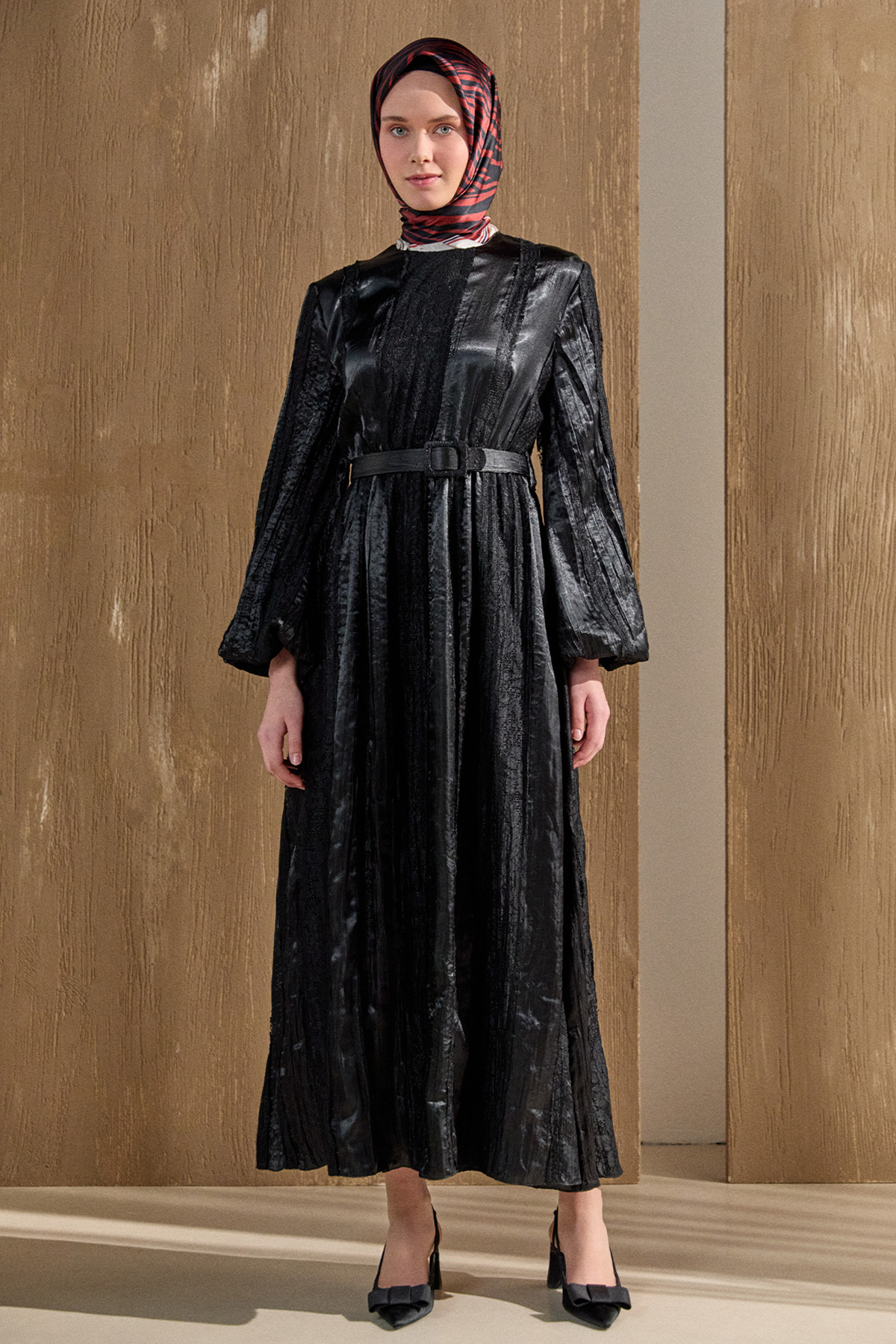 Dantel Motifli Jakarlı Elbise, Tesettür Giyim