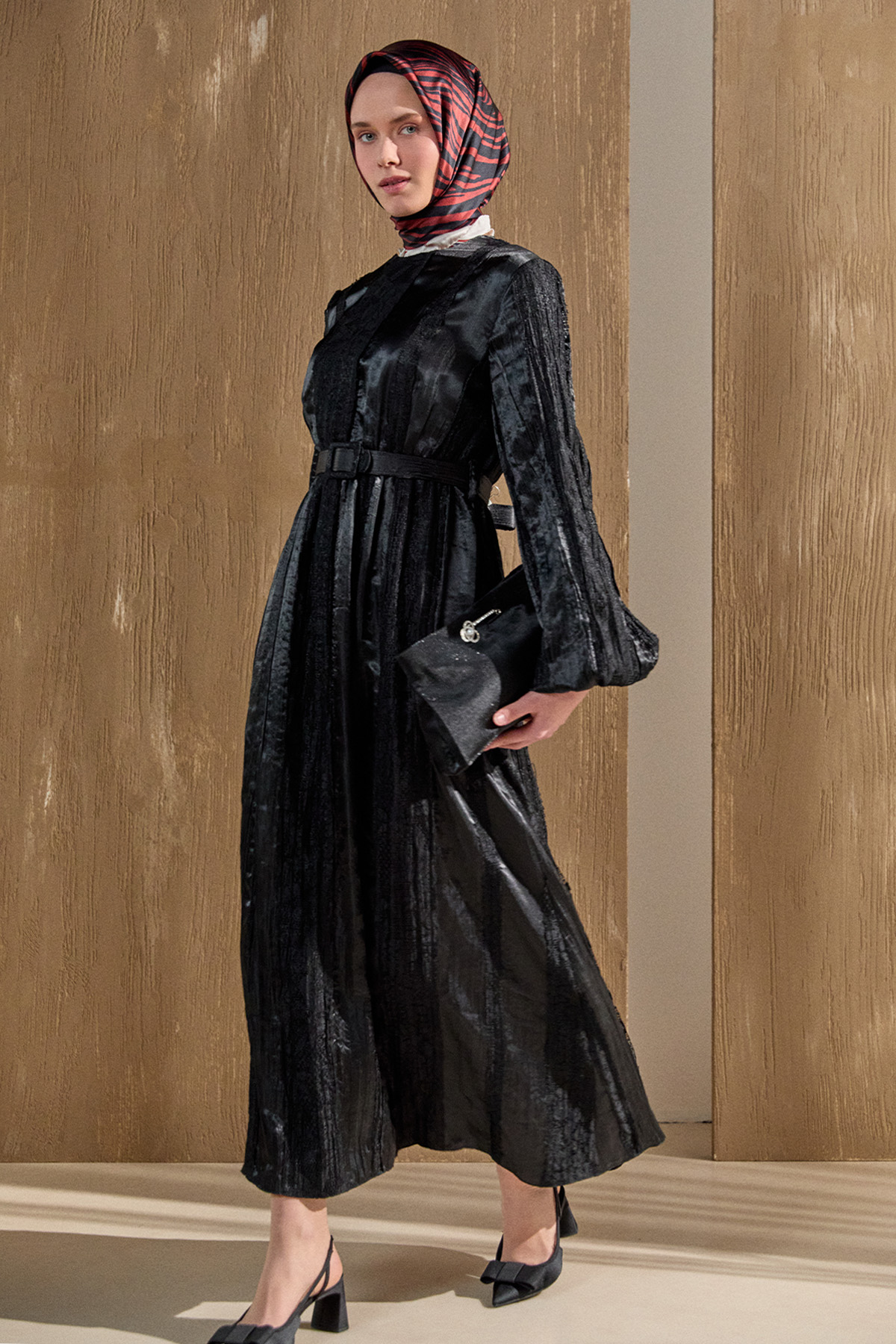 Dantel Motifli Jakarlı Elbise, Tesettür Giyim