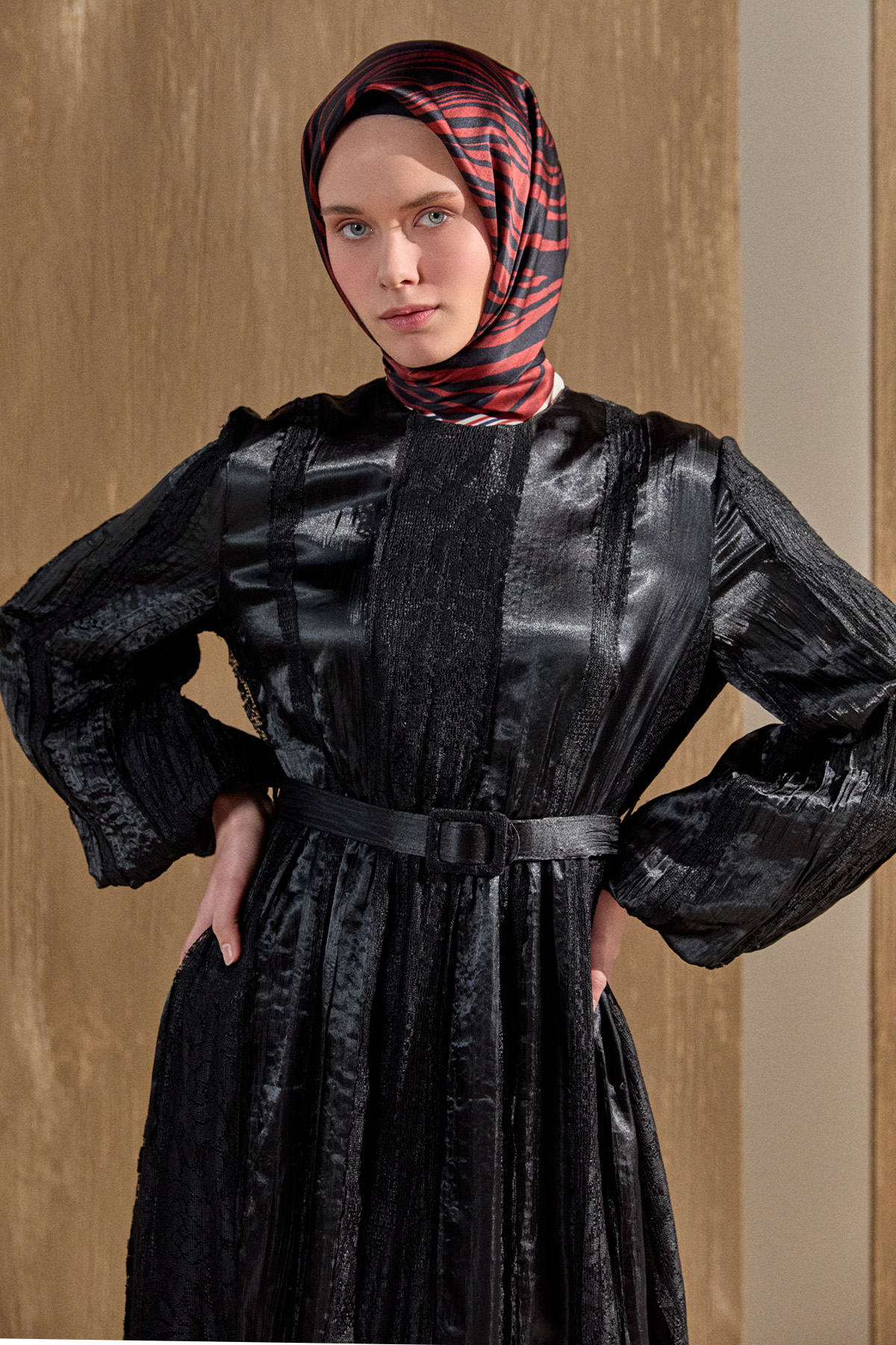 Dantel Motifli Jakarlı Elbise, Tesettür Giyim