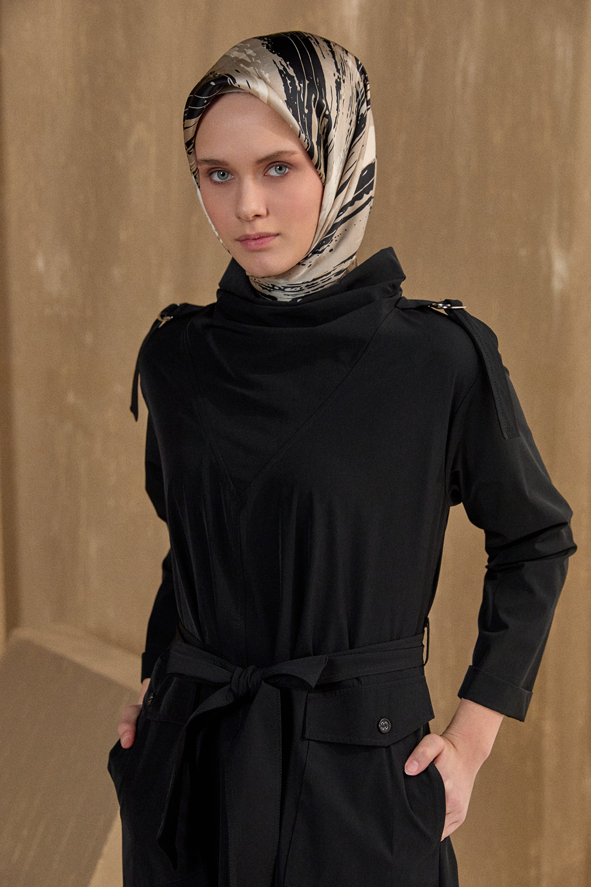 Degaje Yakalı Paraşüt Spor Elbise, Tesettür Giyim