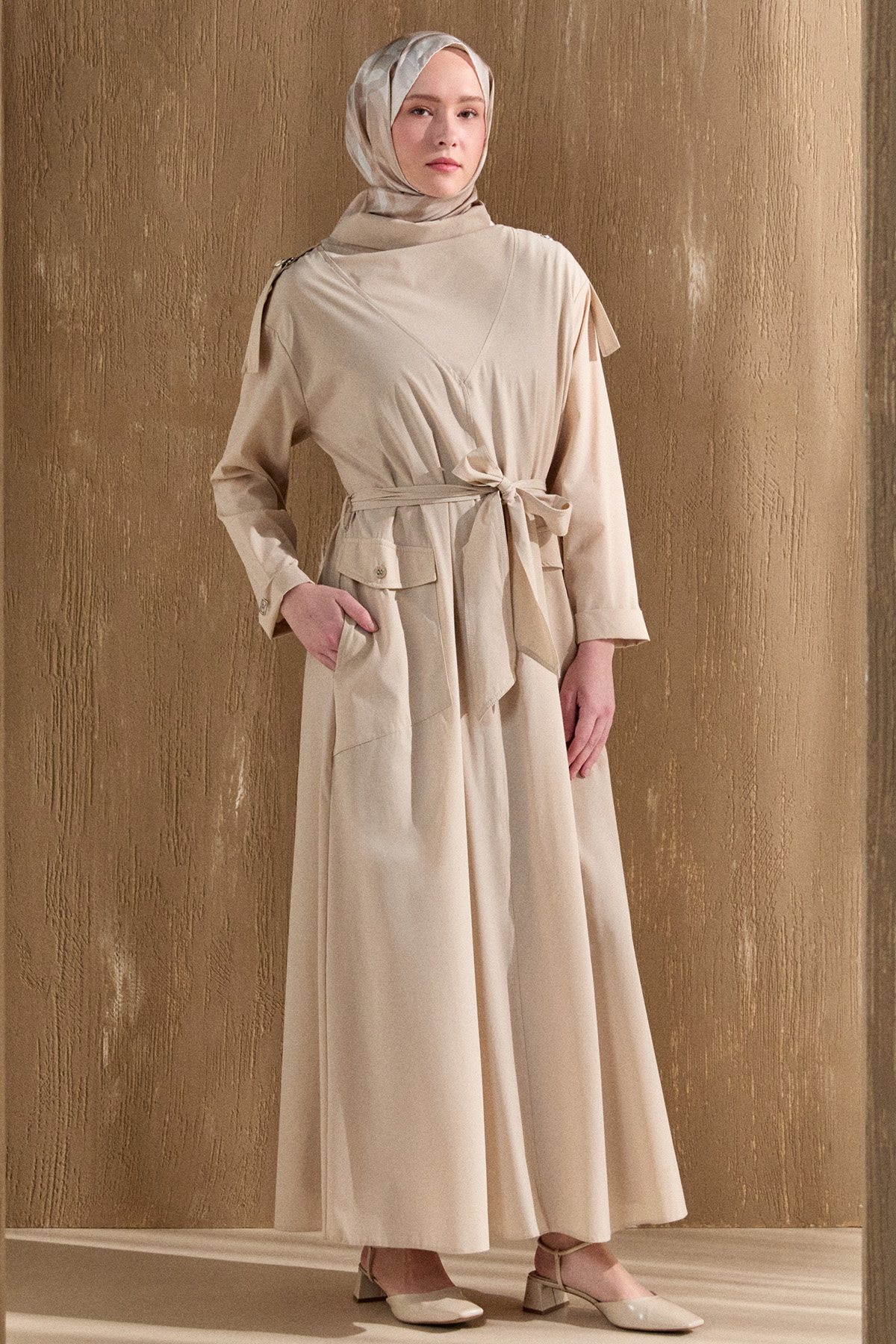 Degaje Yakalı Paraşüt Spor Elbise, Tesettür Giyim