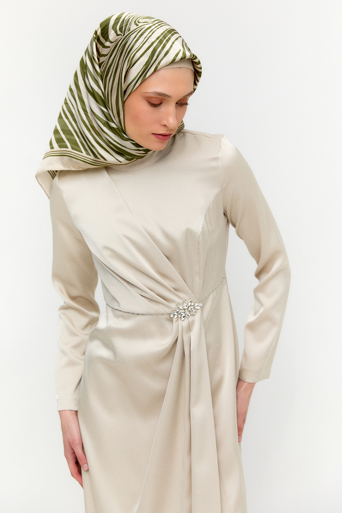 Drapeli Taşlı Saten Elbise, Tesettür Giyim