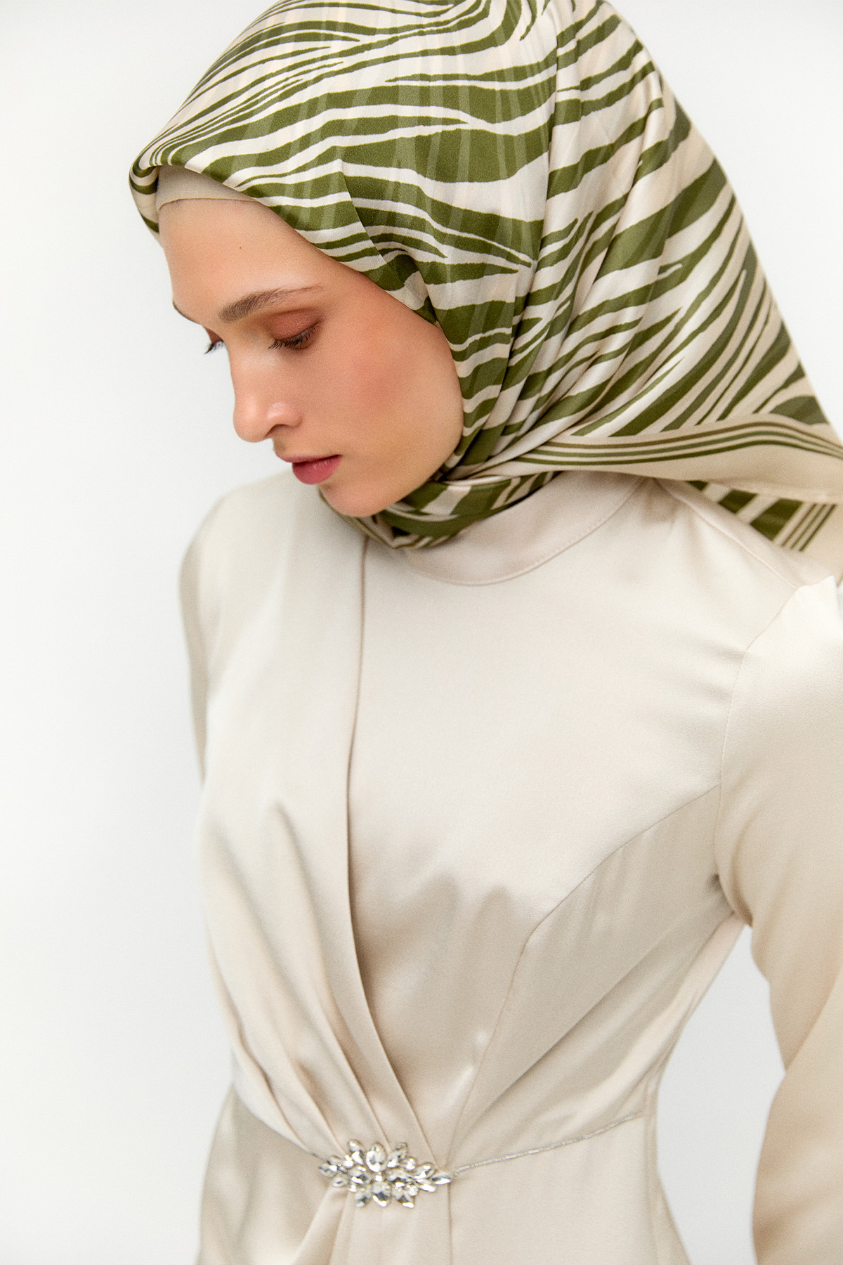 Drapeli Taşlı Saten Elbise, Tesettür Giyim