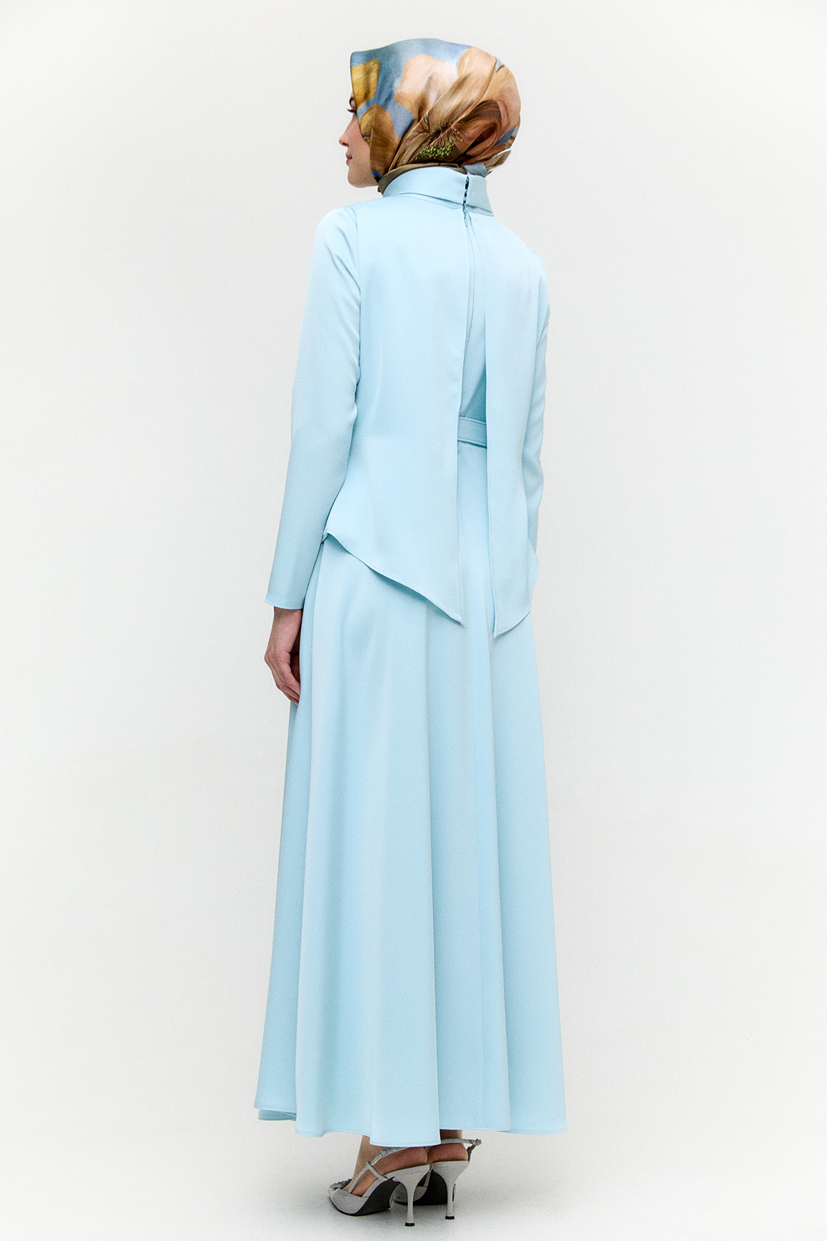 Rüzgarlık Detaylı Kemerli Saten Elbise, Tesettür Giyim