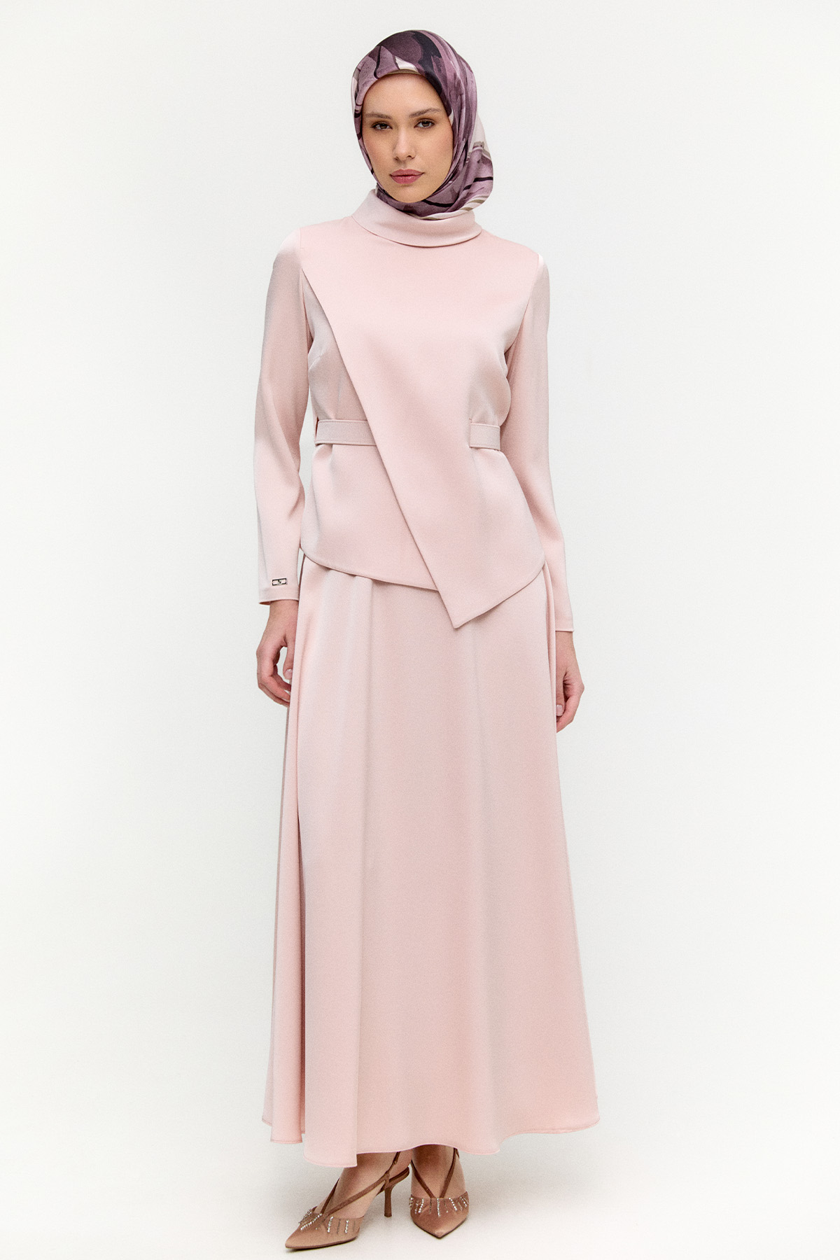 Rüzgarlık Detaylı Kemerli Saten Elbise, Tesettür Giyim