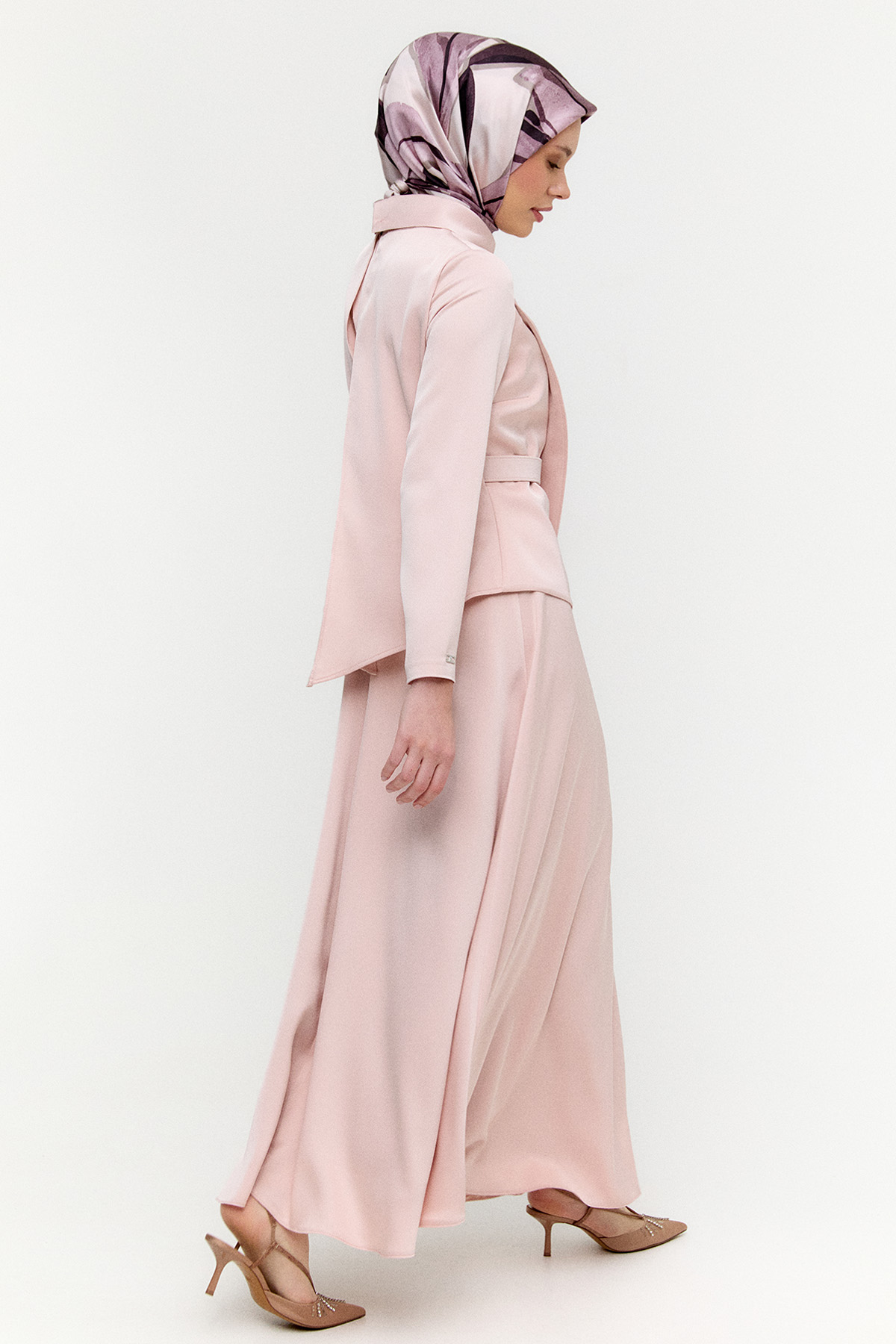 Rüzgarlık Detaylı Kemerli Saten Elbise, Tesettür Giyim