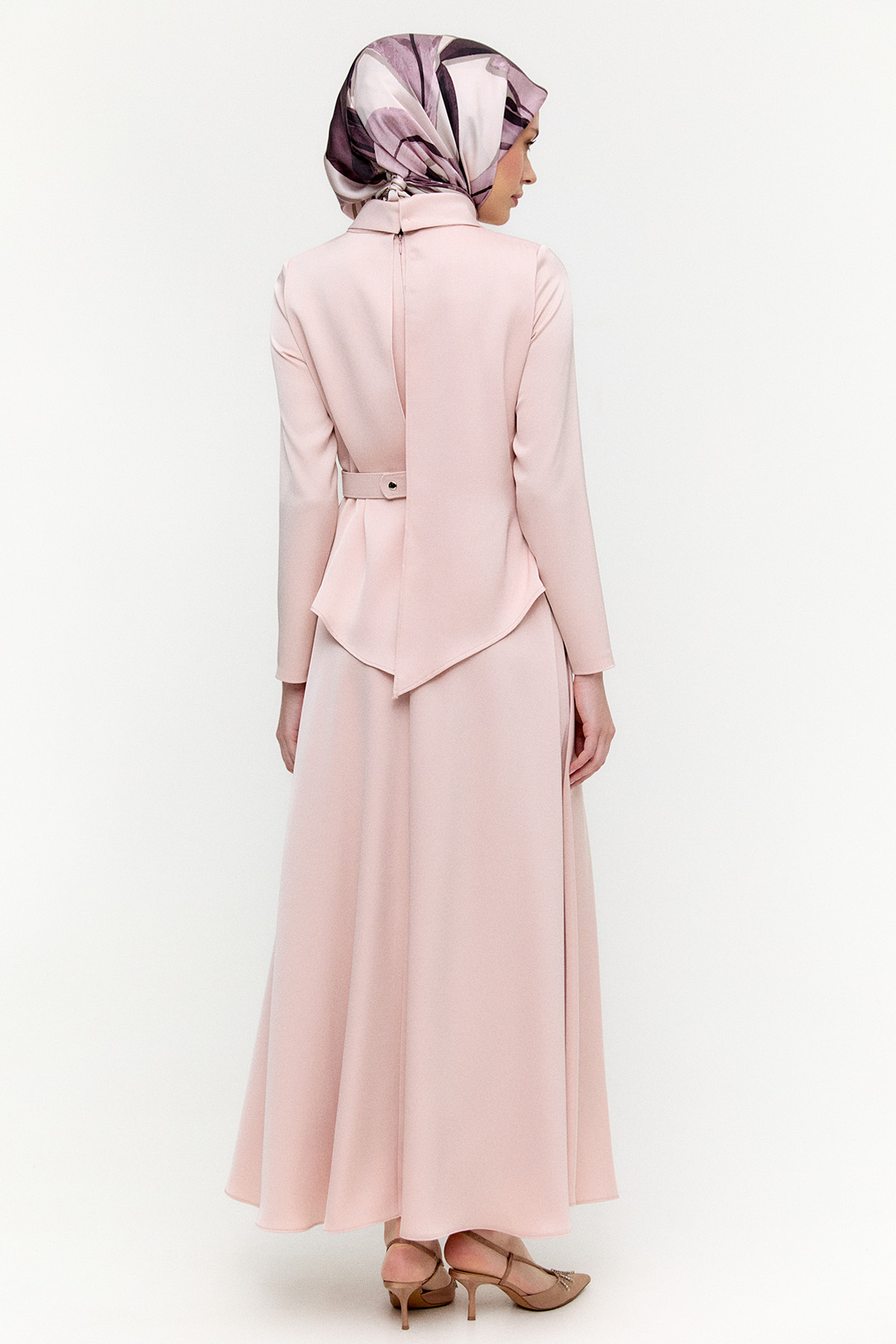 Rüzgarlık Detaylı Kemerli Saten Elbise, Tesettür Giyim