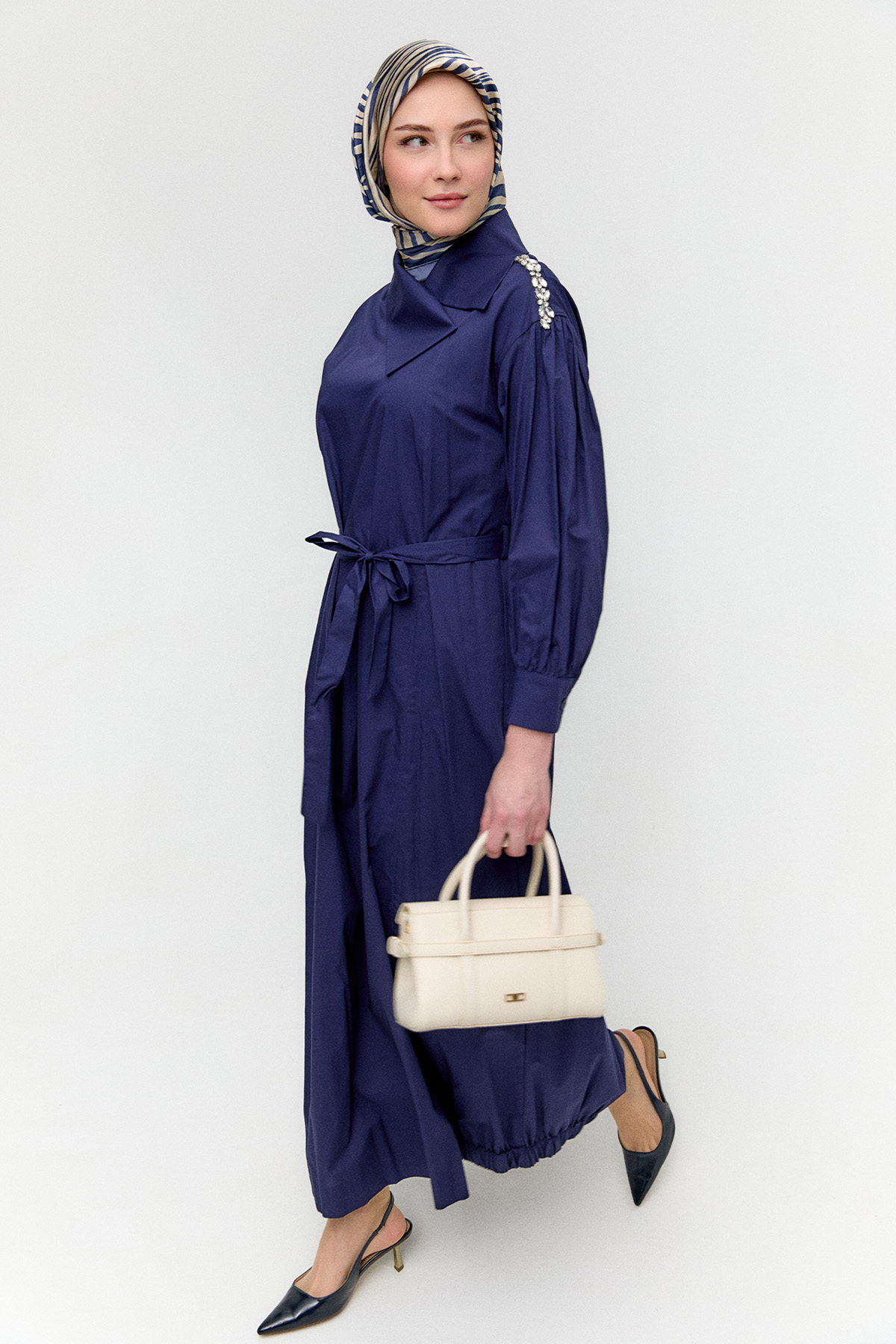 Mendil Yakalı Kuşaklı Pamuk Elbise, Tesettür Giyim