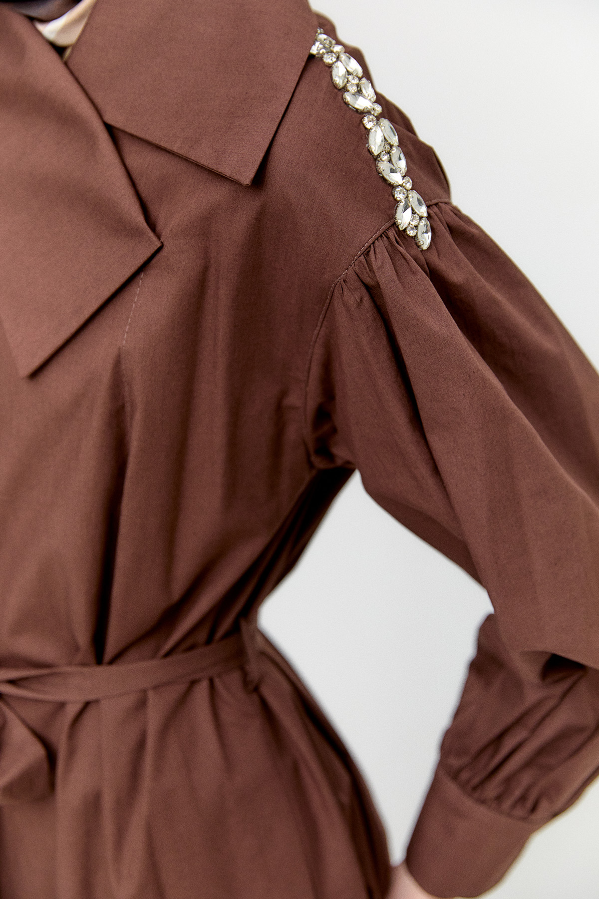 Mendil Yakalı Kuşaklı Pamuk Elbise, Tesettür Giyim