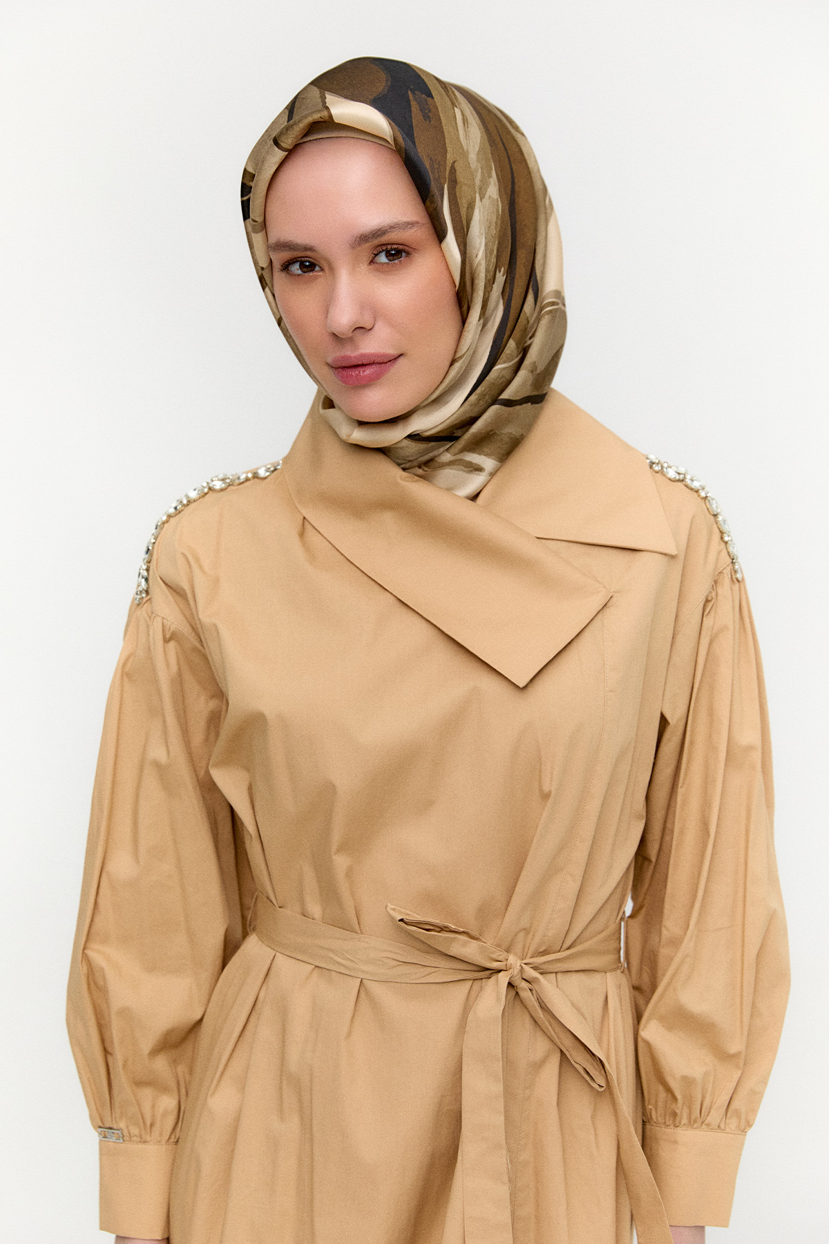 Mendil Yakalı Kuşaklı Pamuk Elbise, Tesettür Giyim