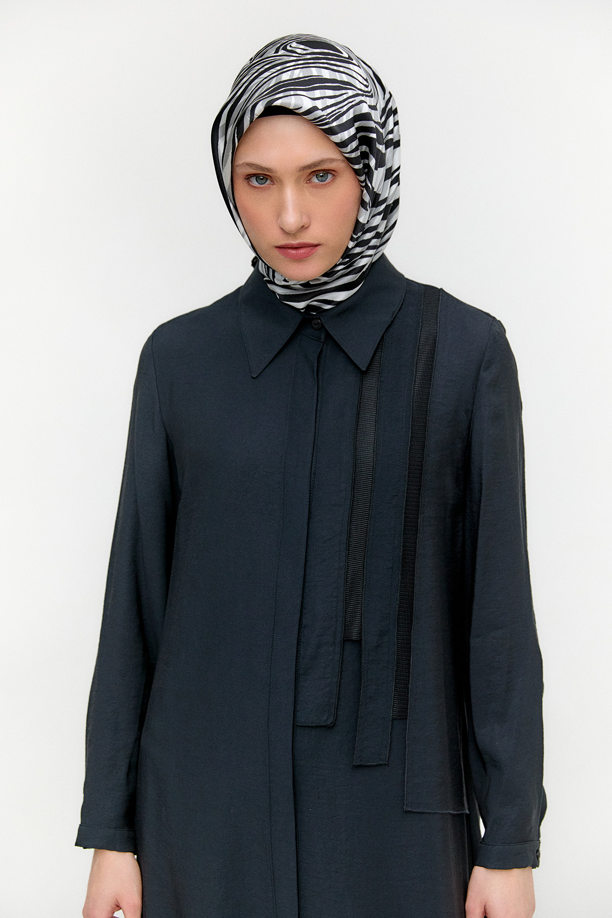 Mendil Yakalı Kuşaklı Pamuk Elbise, Tesettür Giyim