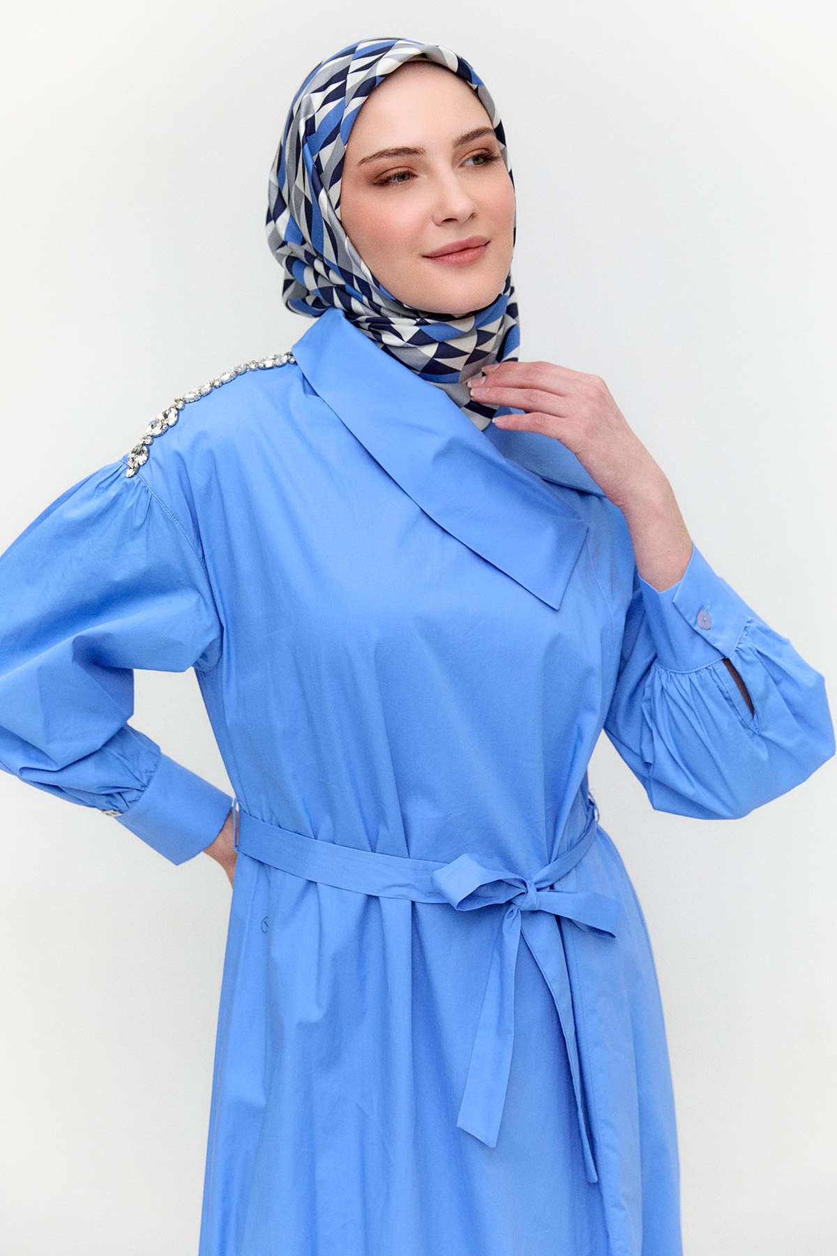 Mendil Yakalı Kuşaklı Pamuk Elbise, Tesettür Giyim