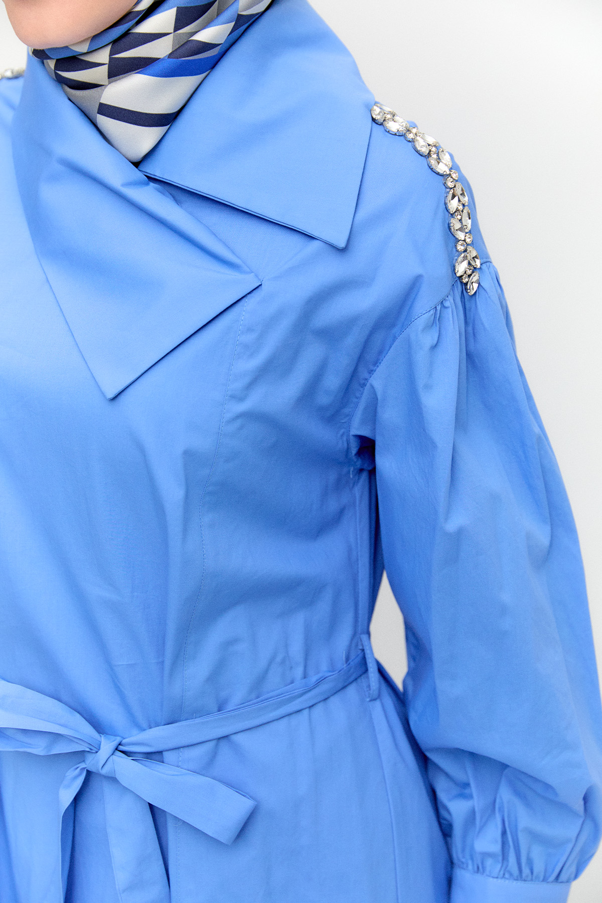 Mendil Yakalı Kuşaklı Pamuk Elbise, Tesettür Giyim