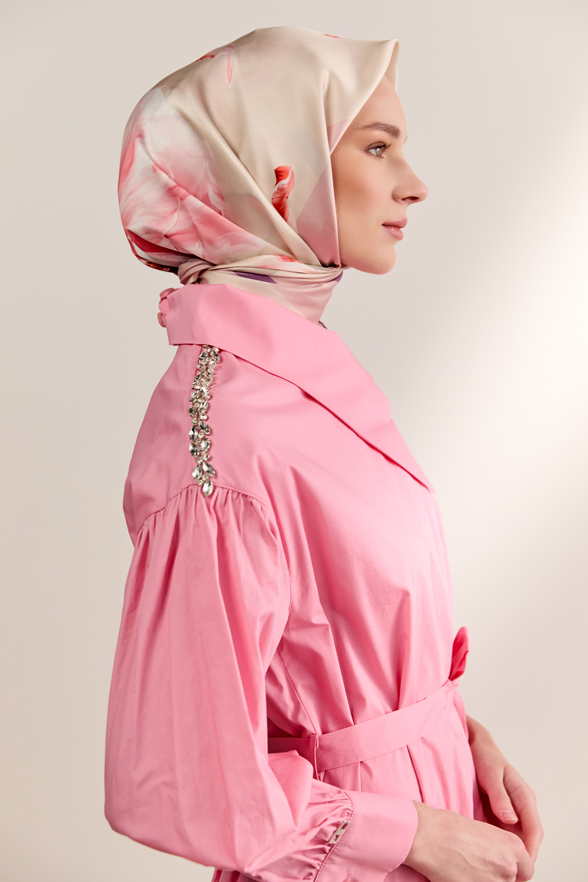 Mendil Yakalı Kuşaklı Pamuk Elbise, Tesettür Giyim