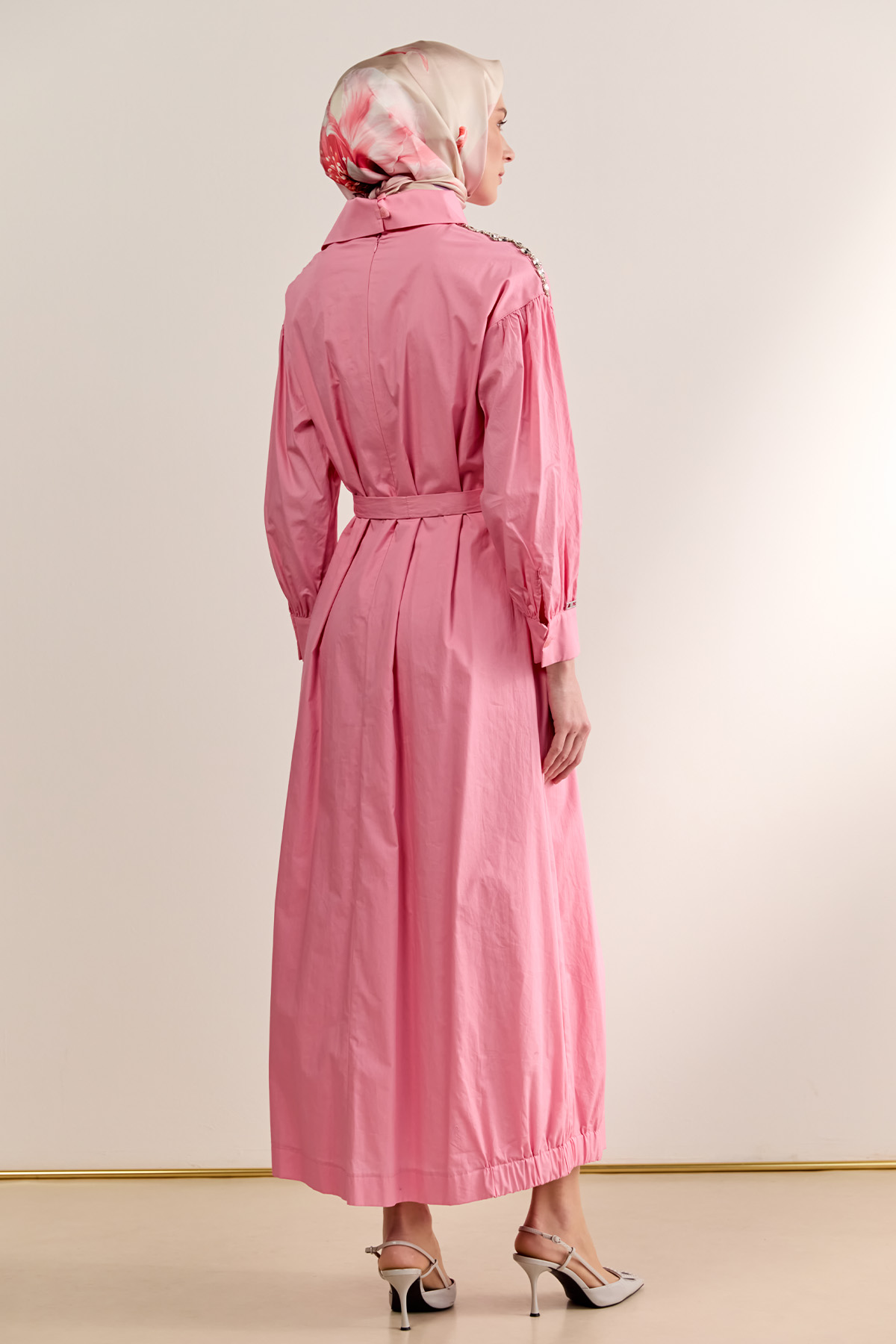 Mendil Yakalı Kuşaklı Pamuk Elbise, Tesettür Giyim