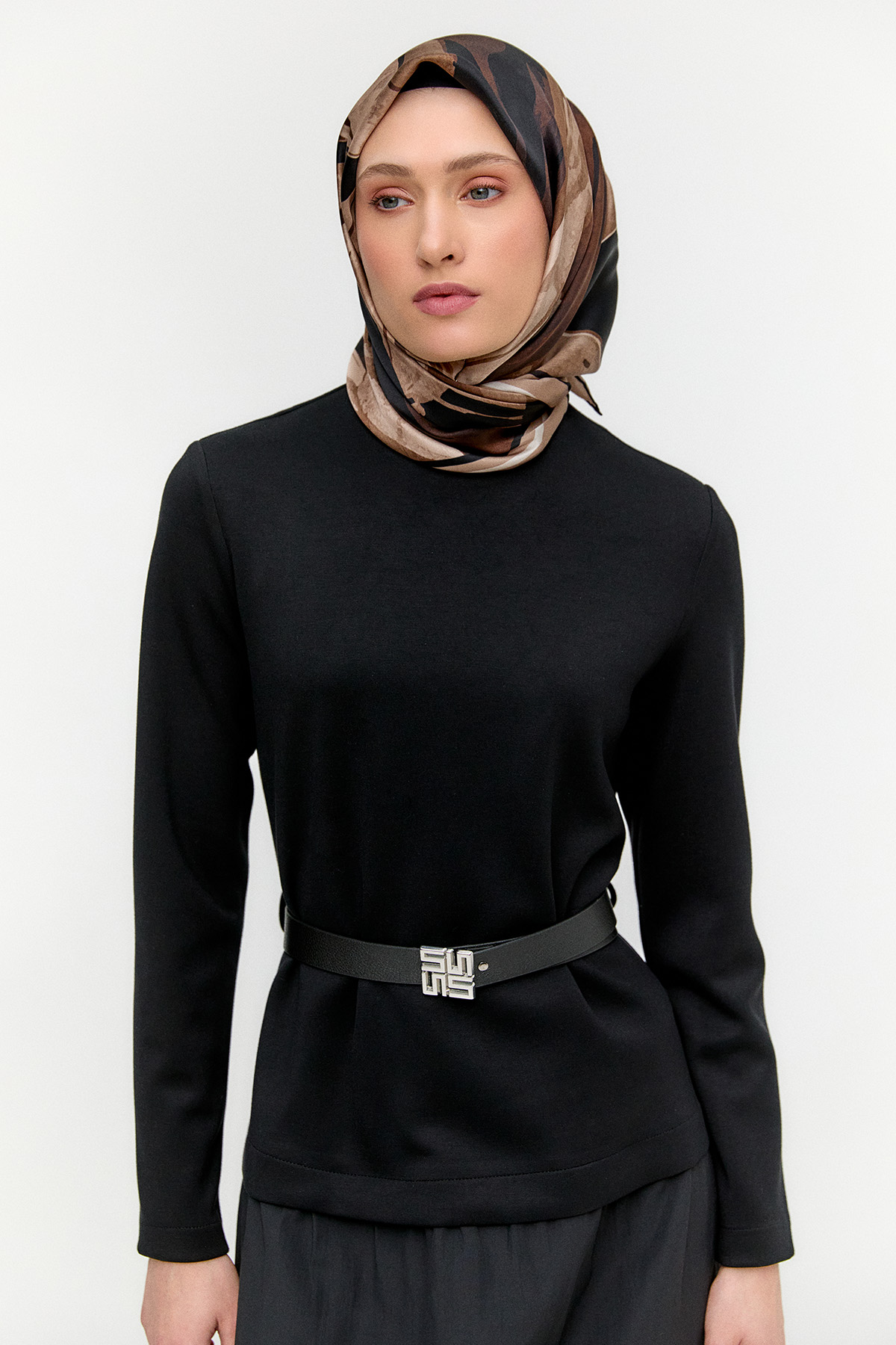 Logo Kemerli Büzgülü Elbise, Tesettür Giyim