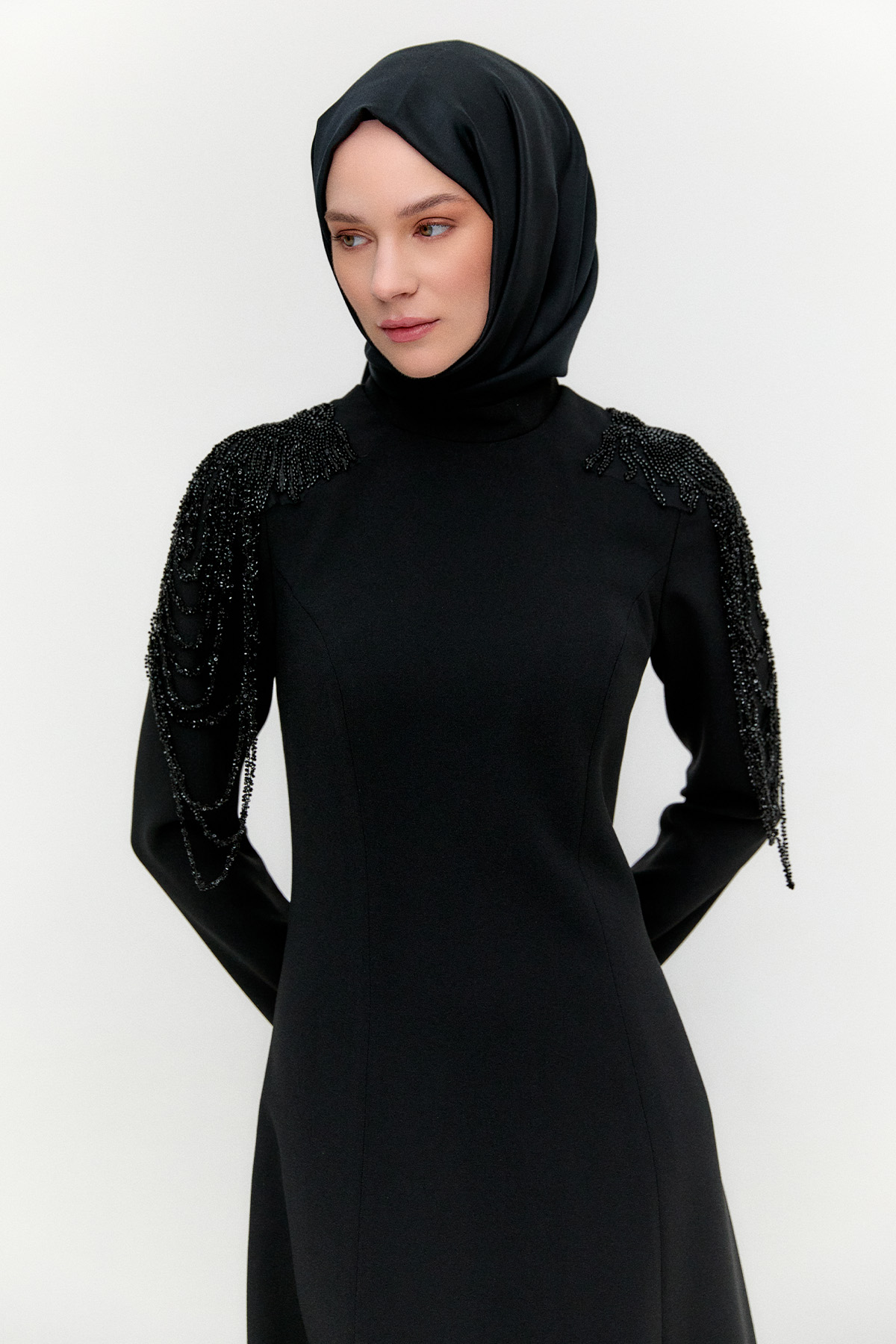 Omuzları İşlemeli Davet Elbise, Tesettür Giyim