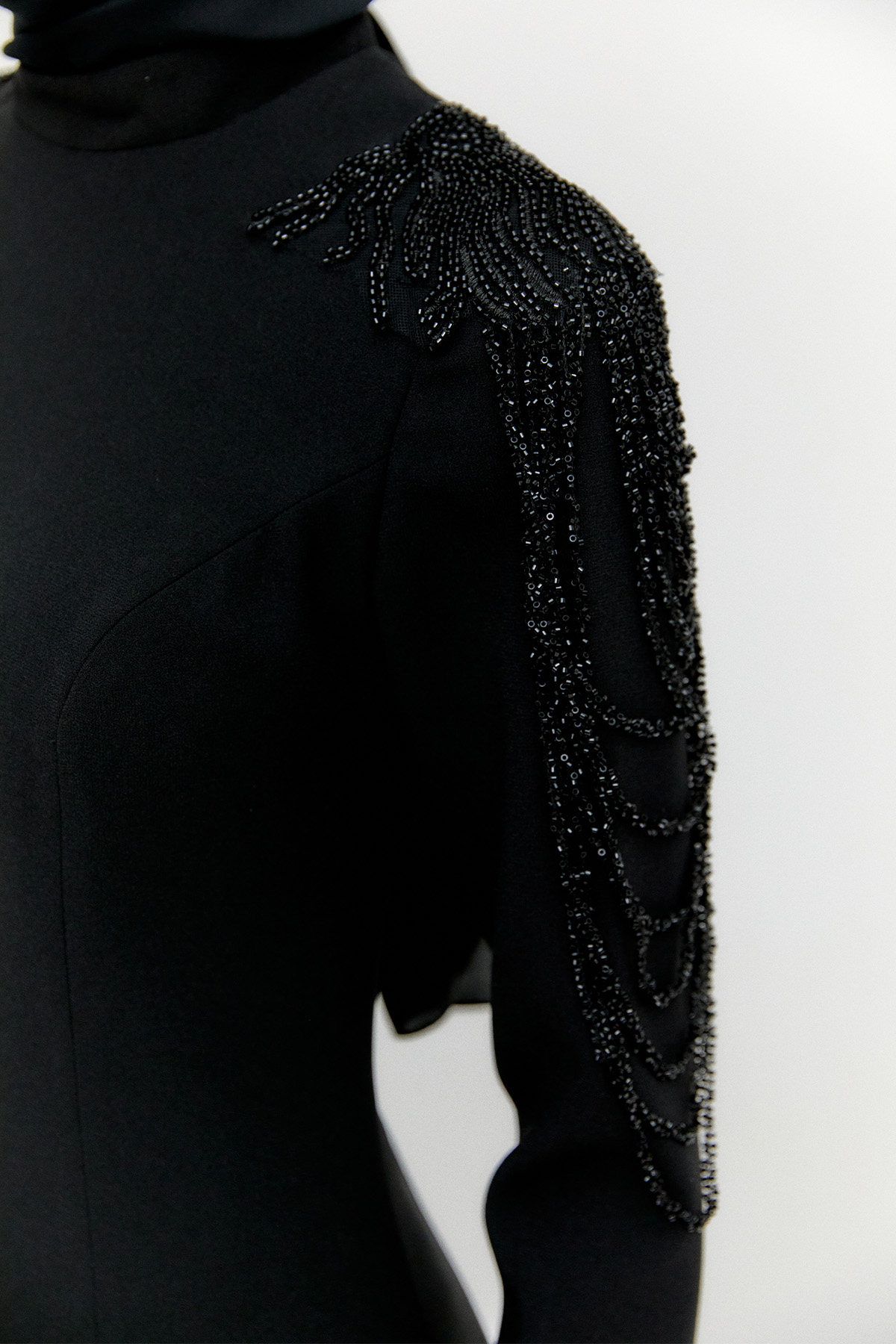 Omuzları İşlemeli Davet Elbise, Tesettür Giyim