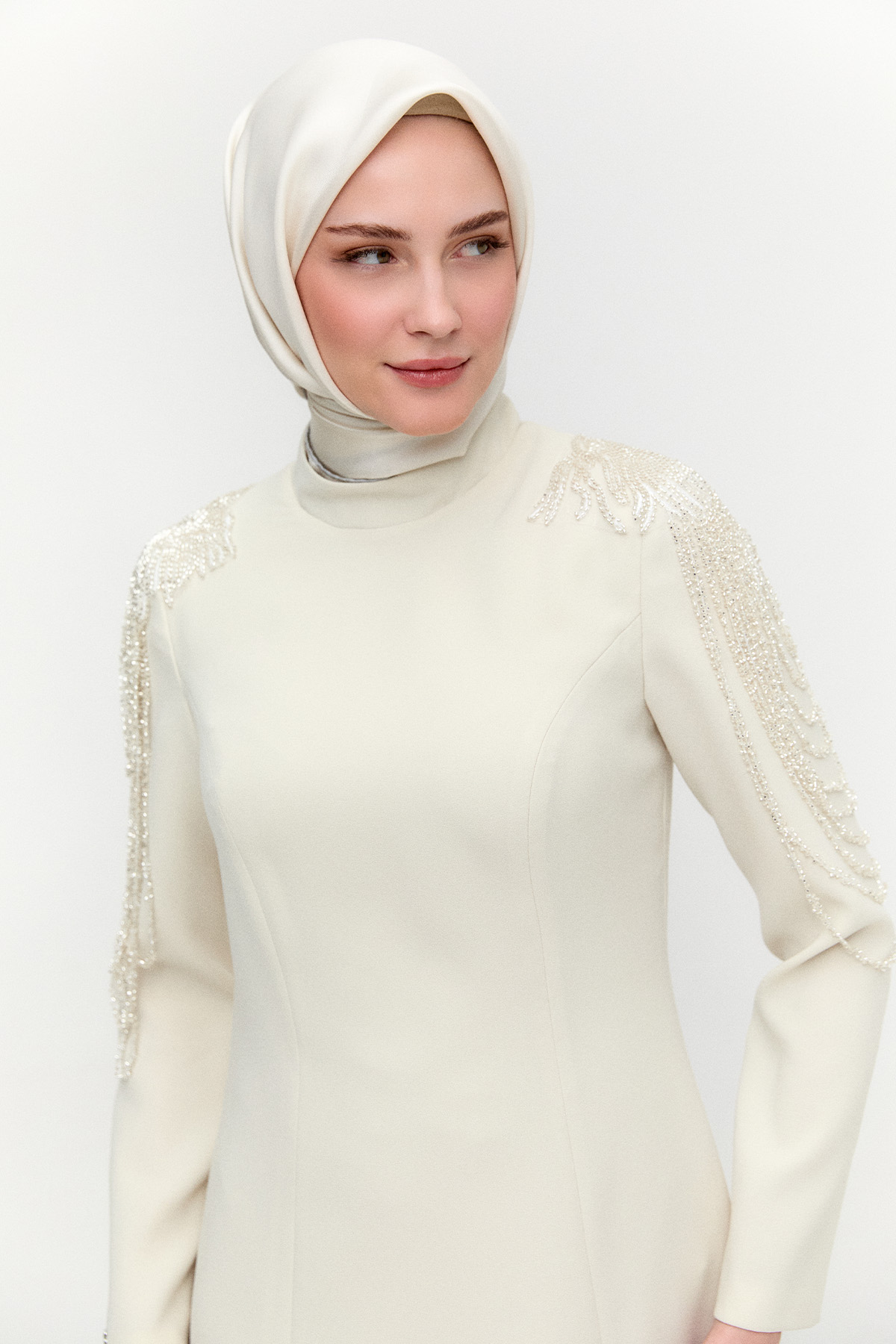 Omuzları İşlemeli Davet Elbise, Tesettür Giyim