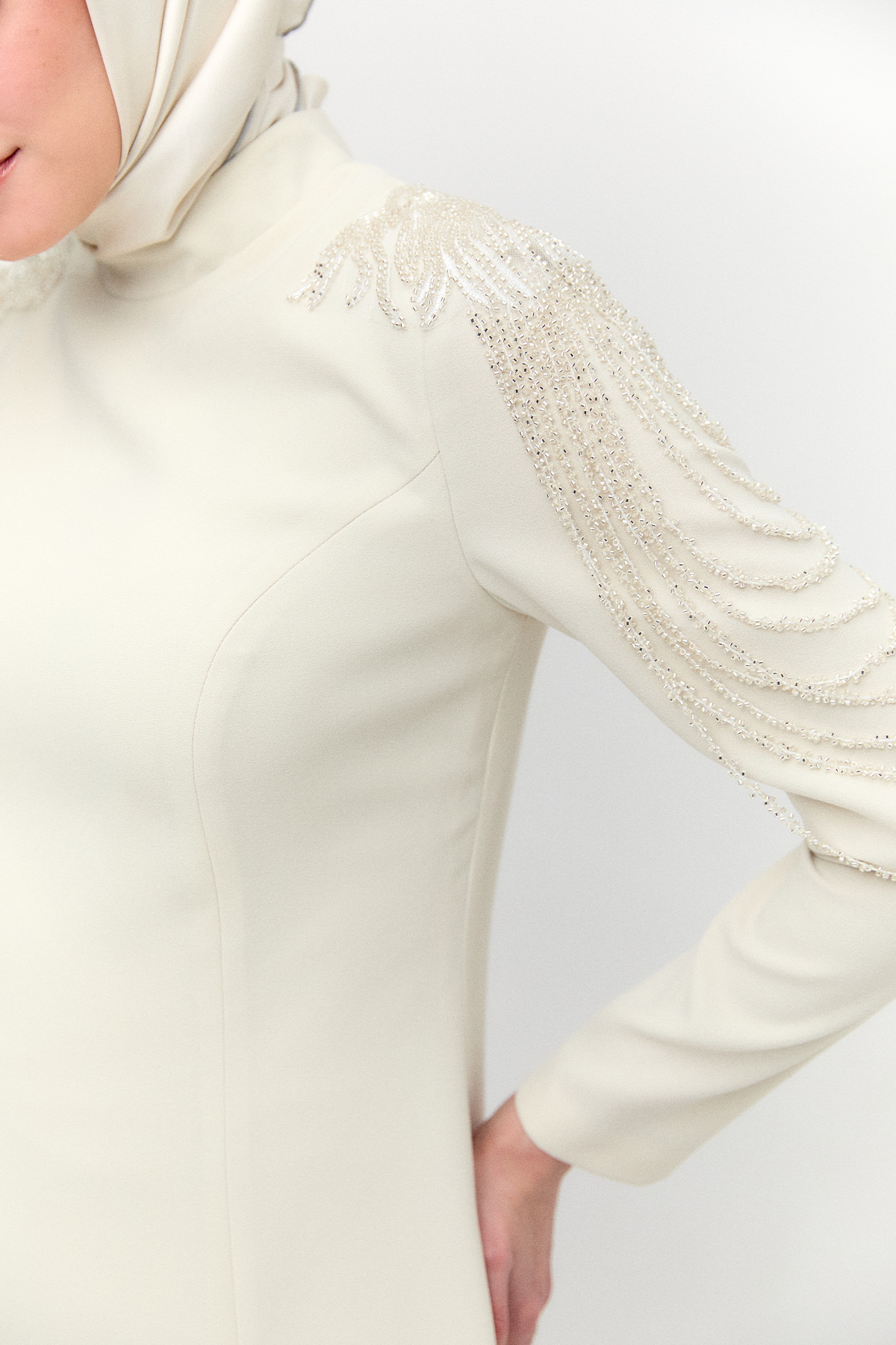 Omuzları İşlemeli Davet Elbise, Tesettür Giyim